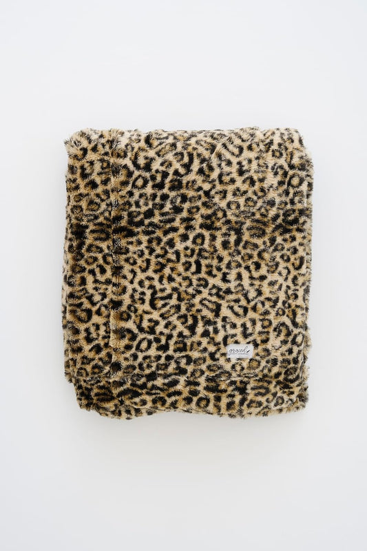 Luxurious Cheetah Faux Fur Throw Blanket for Cozy Comfort