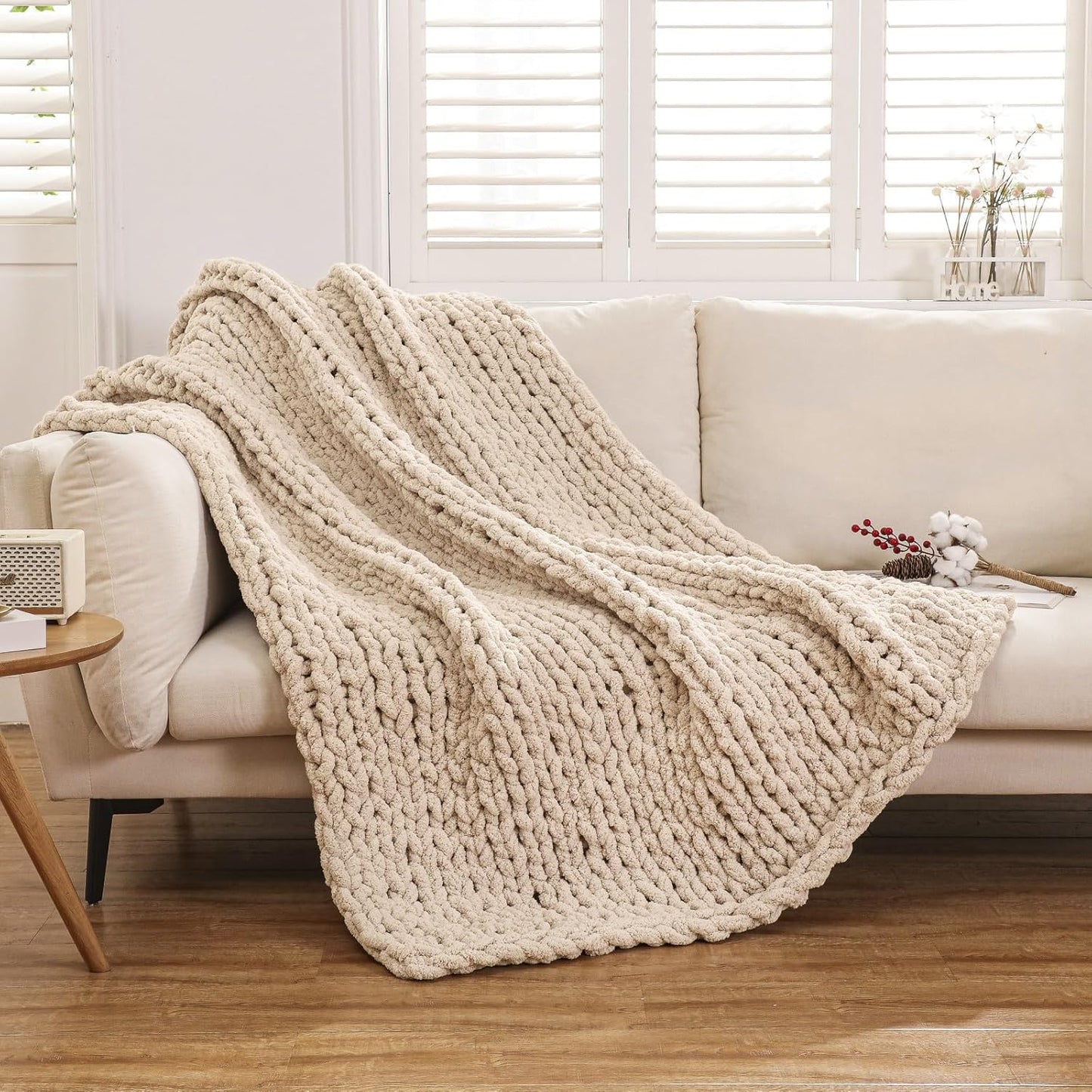 WESHIONGOO Chunky Knit Blanket Throw for Couch and Bed