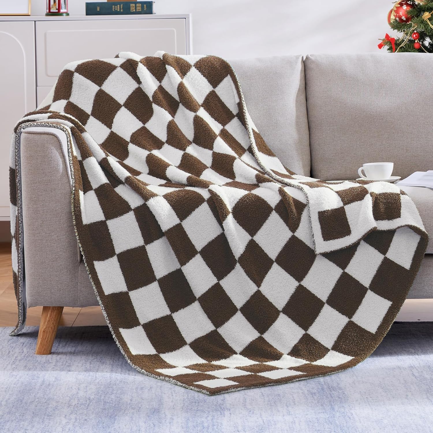 Cozy Checkered Throw Blanket for Couch, Sofa, and Travel