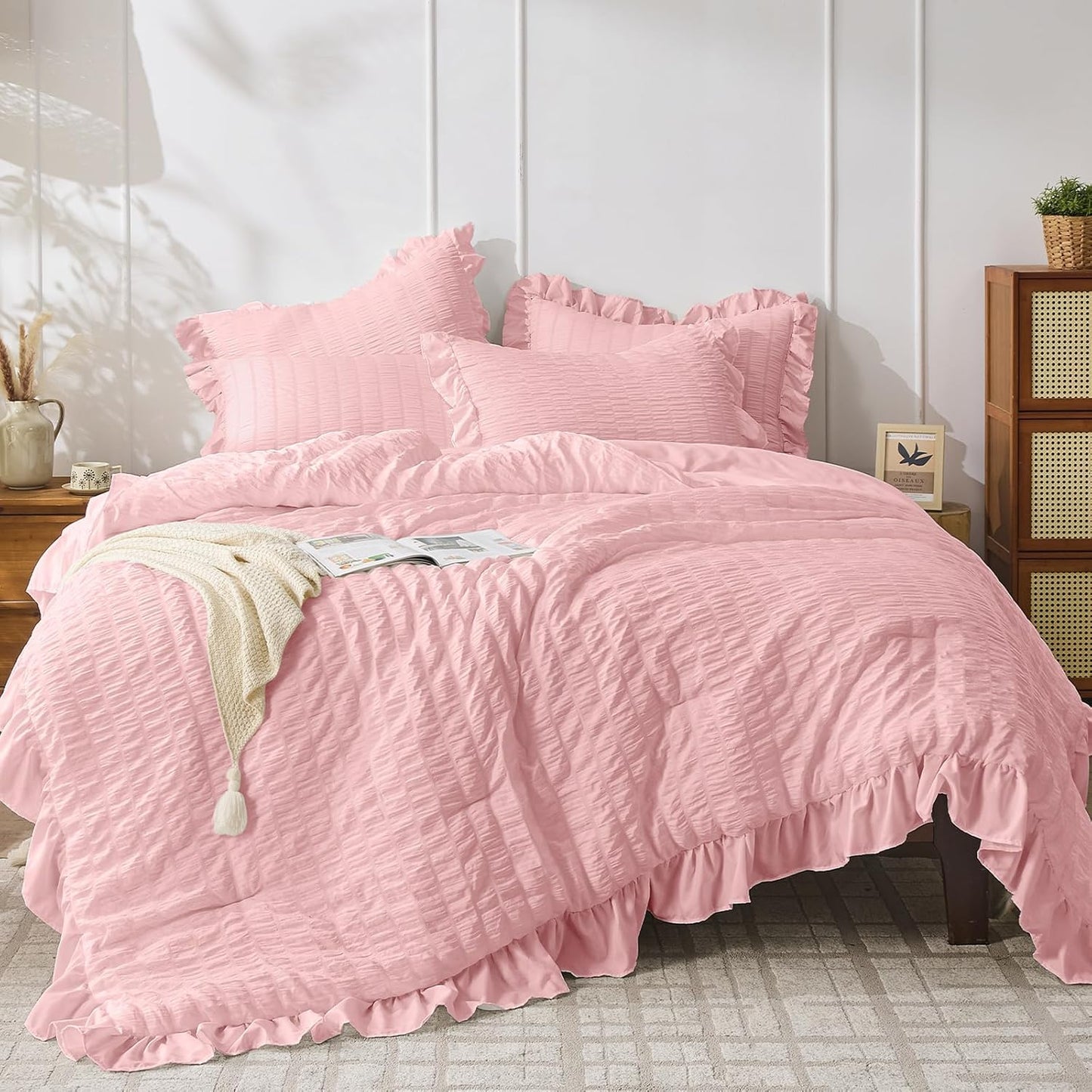 JOLLYVOGUE Pink Seersucker Queen Comforter Set for All Seasons