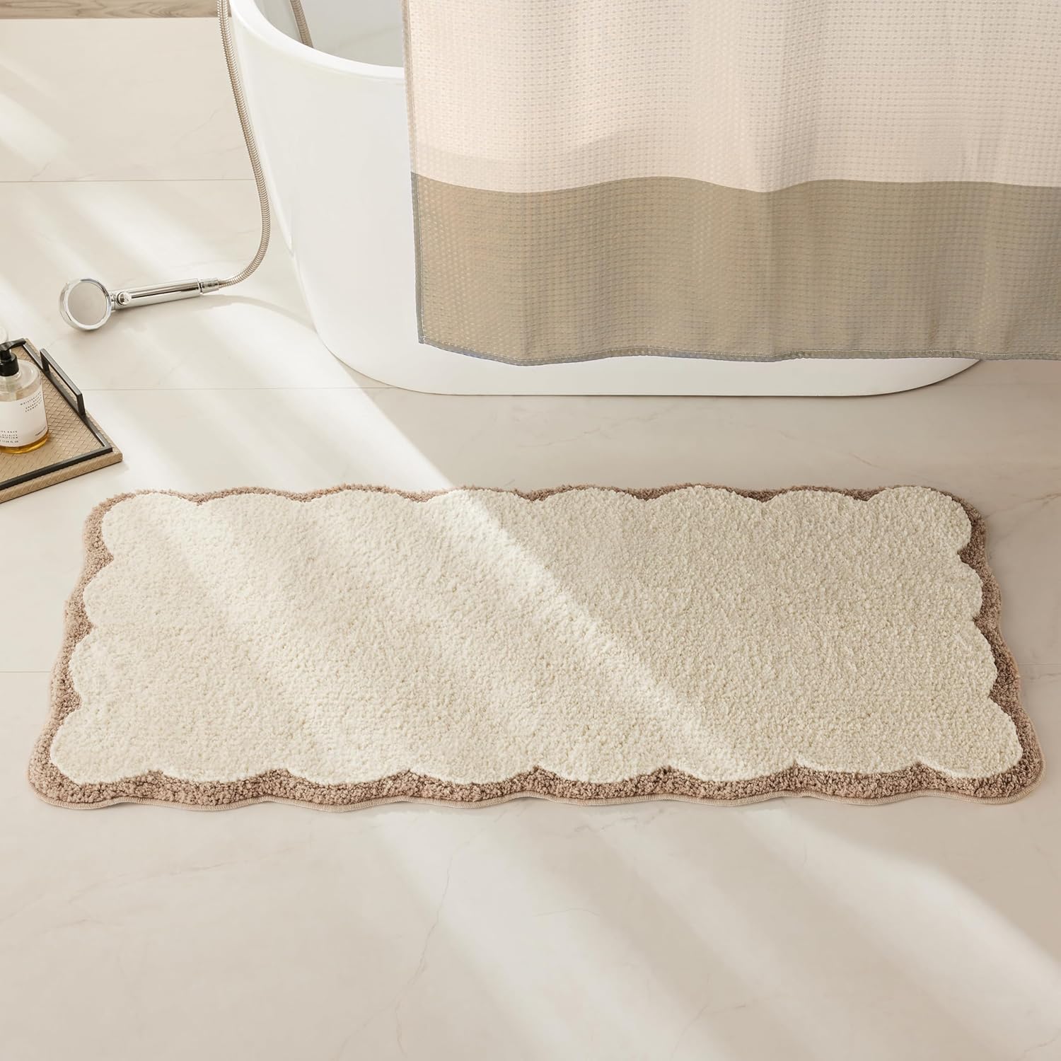 Luxury Microfiber Scalloped Runner Rug for Elegant Bathrooms