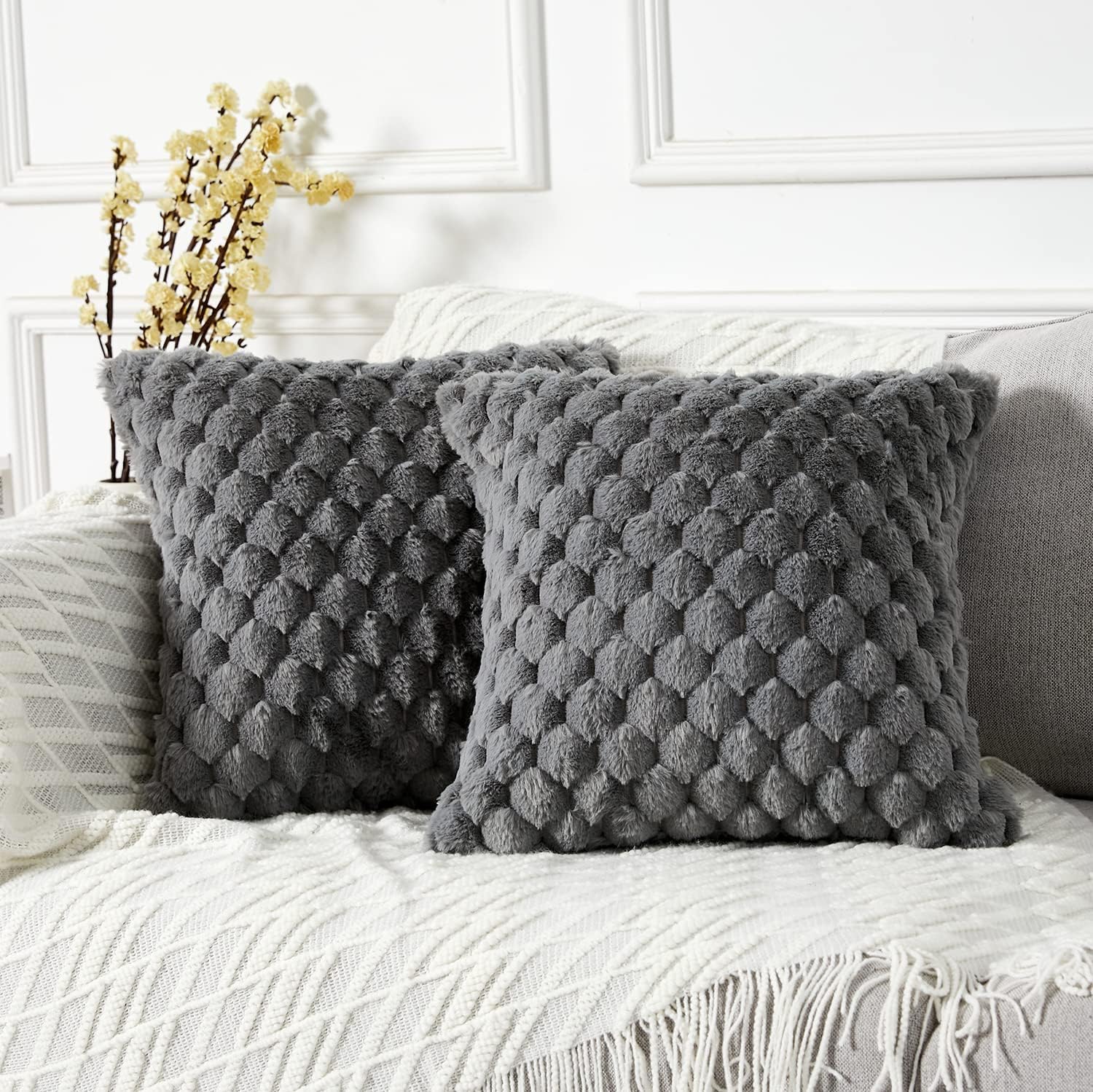 Yaertun Pack of 2 Super Soft Cozy Decorative Throw Pillow Covers