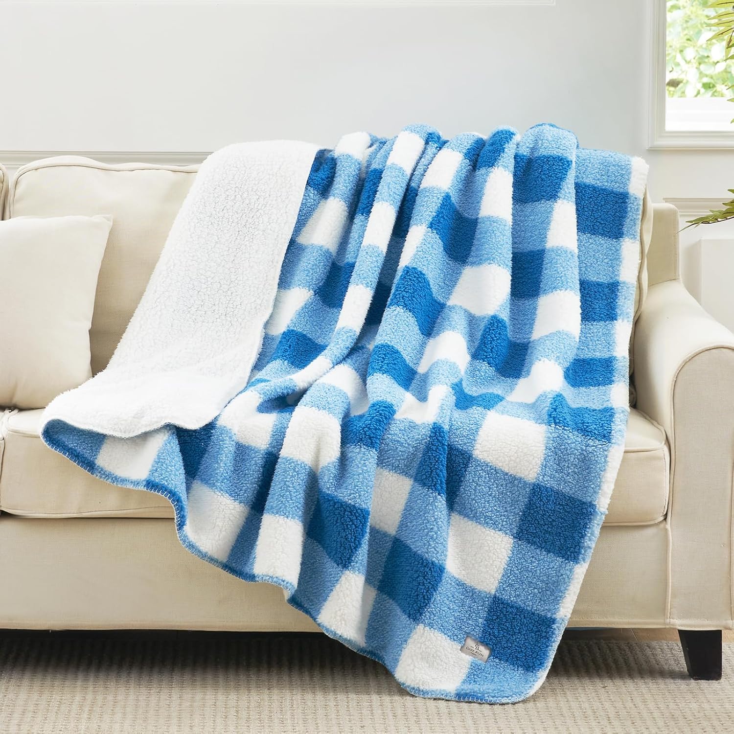 Cozy Bliss Luxury Sherpa Throw Blanket for Ultimate Comfort
