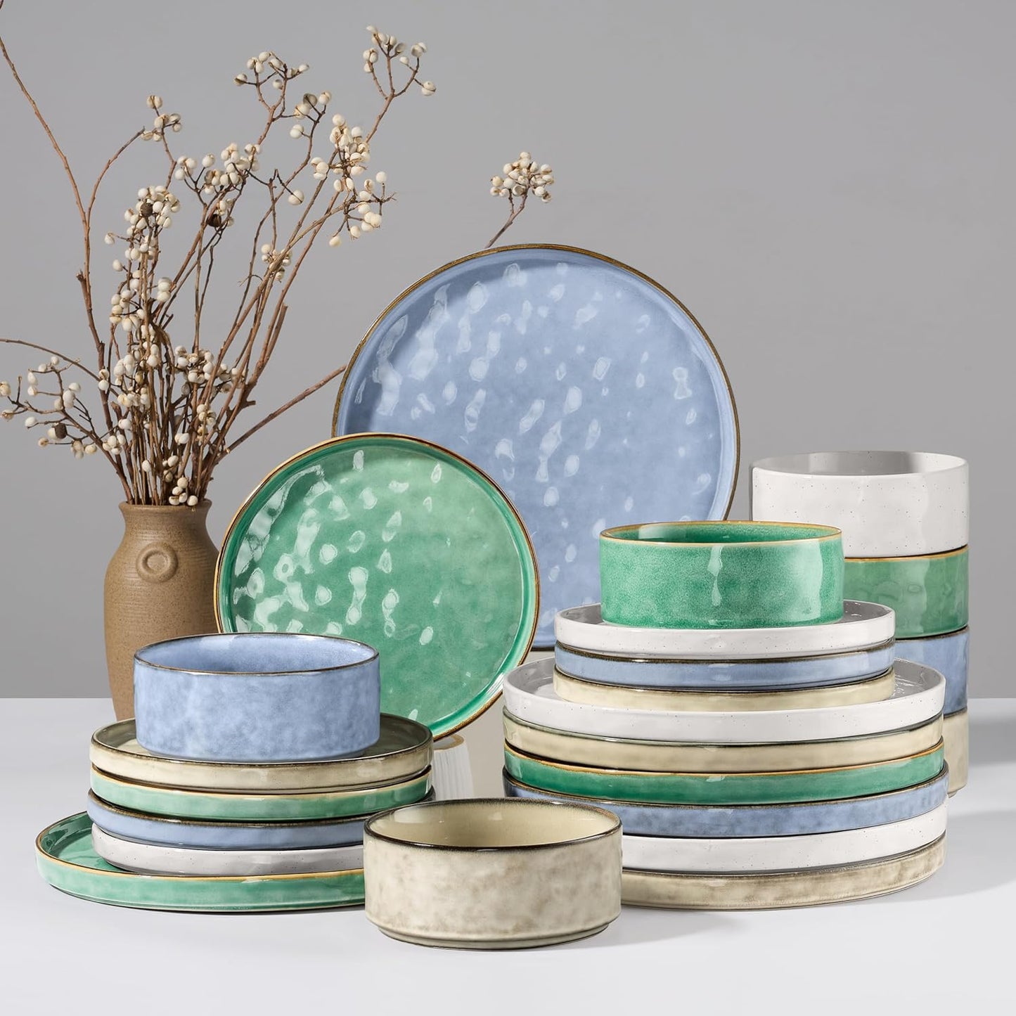 HaWare 24-Piece Dinnerware Set for 8, Stylish and Durable
