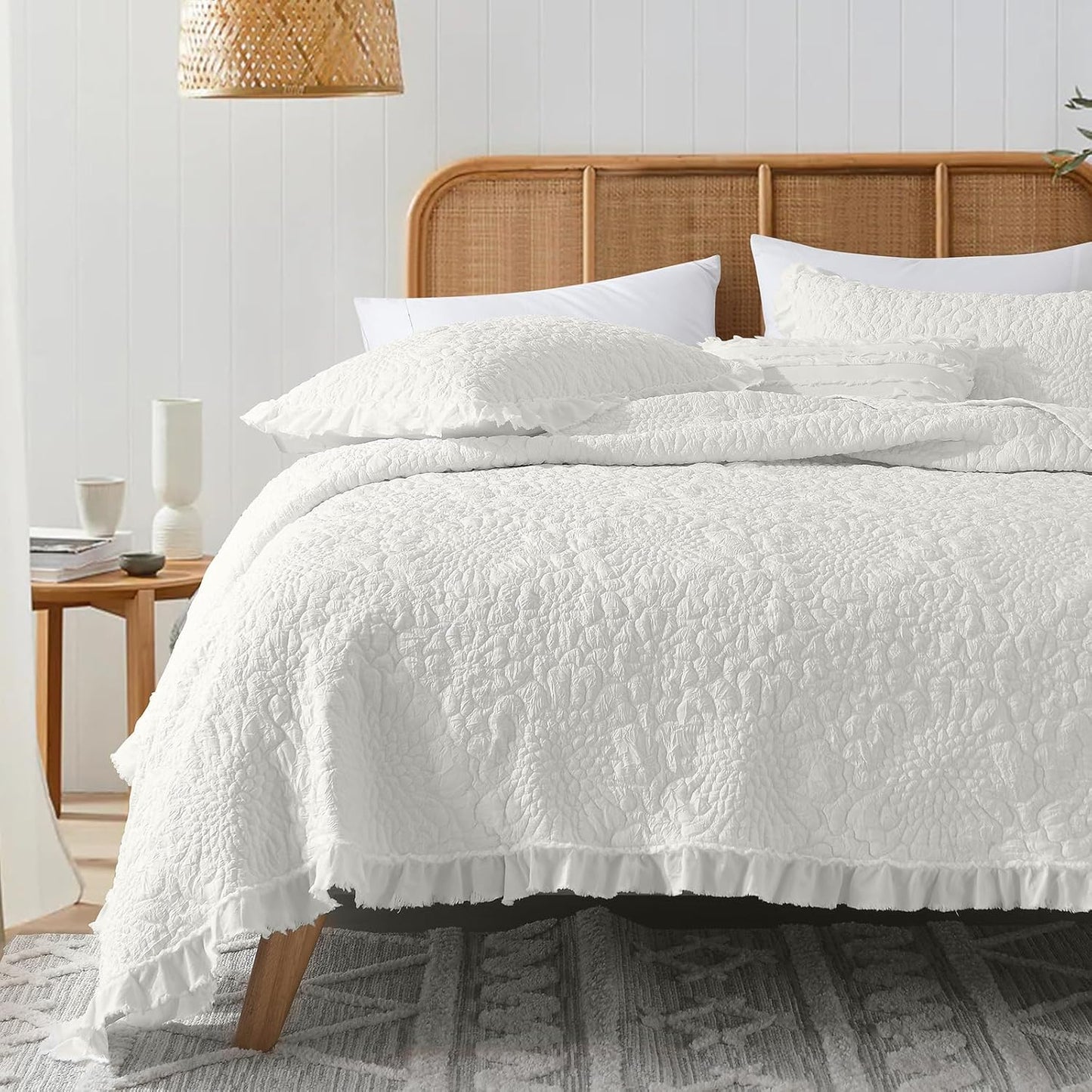 HORIMOTE HOME Cream White Ruffled Quilt Queen Size for Chic Decor