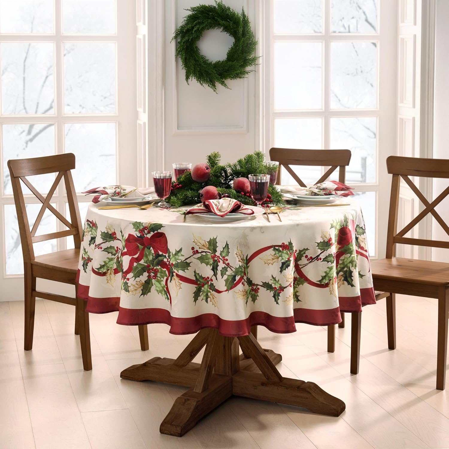 Elrene Home Fashions Villeroy & Boch Holiday Tablecloth 70in Round