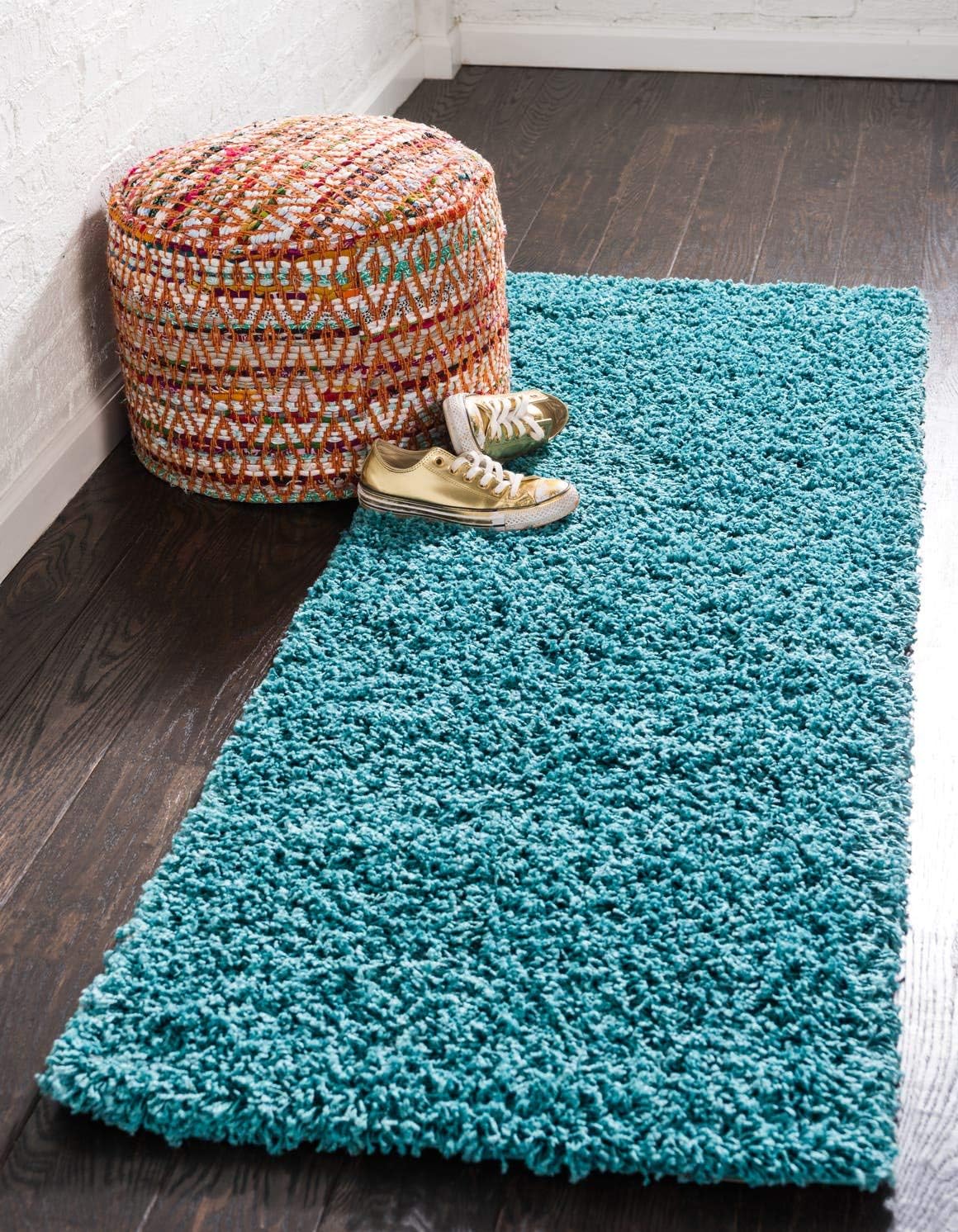 Unique Loom Solid Shag Collection Area Rug for Luxurious Comfort