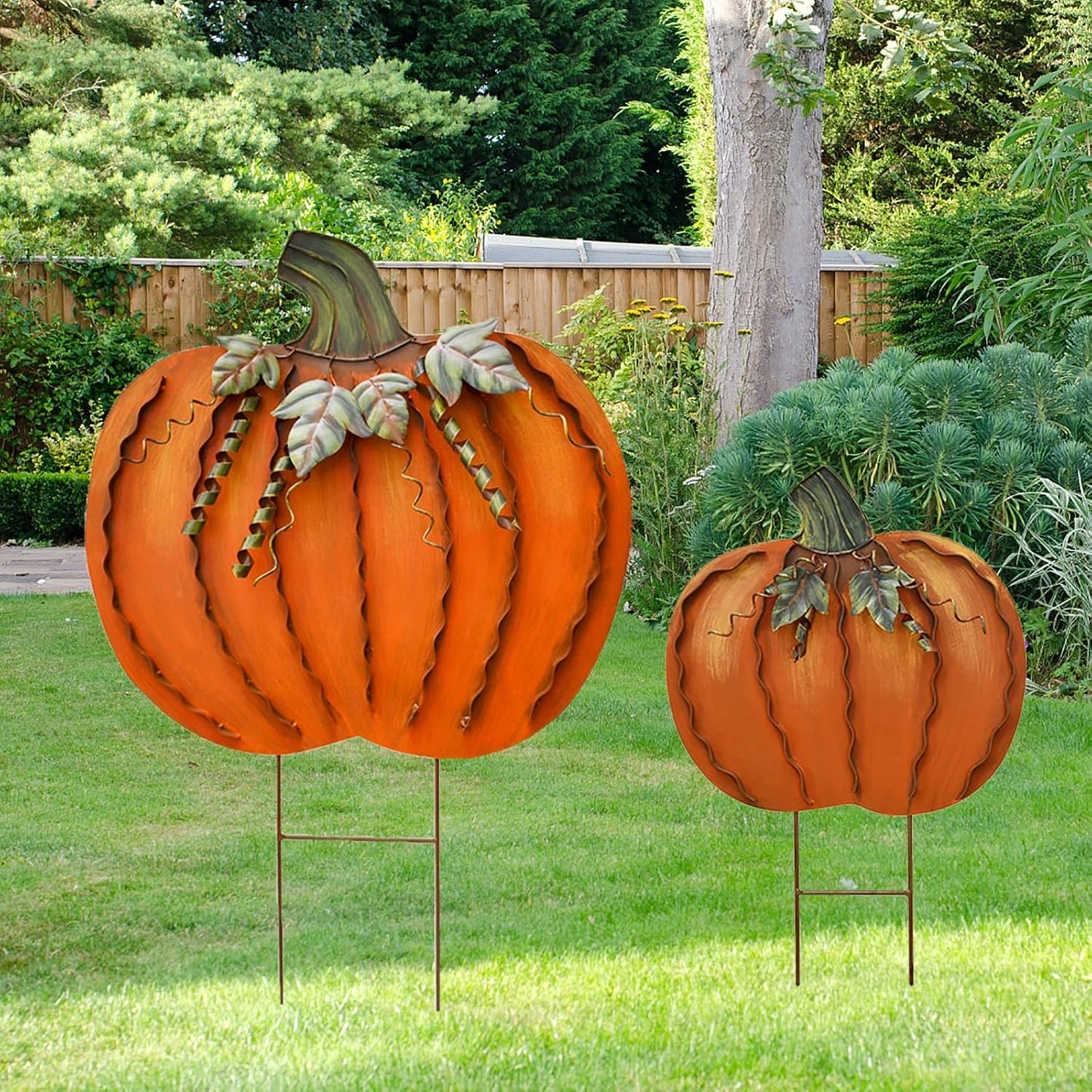 Metal Pumpkin Garden Stakes for Autumn Decor and Halloween Fun