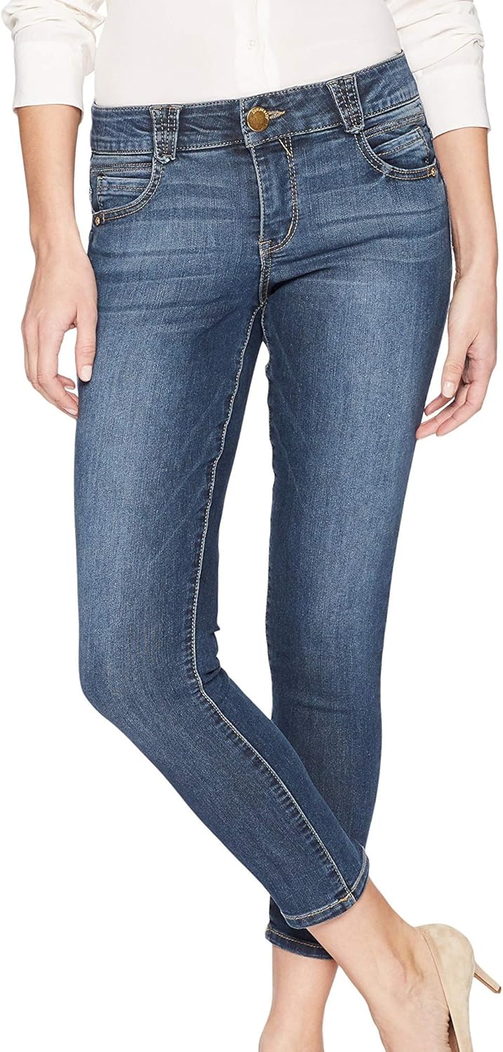 Democracy Women's Plus Size Ab Solution Crop for Comfort & Style