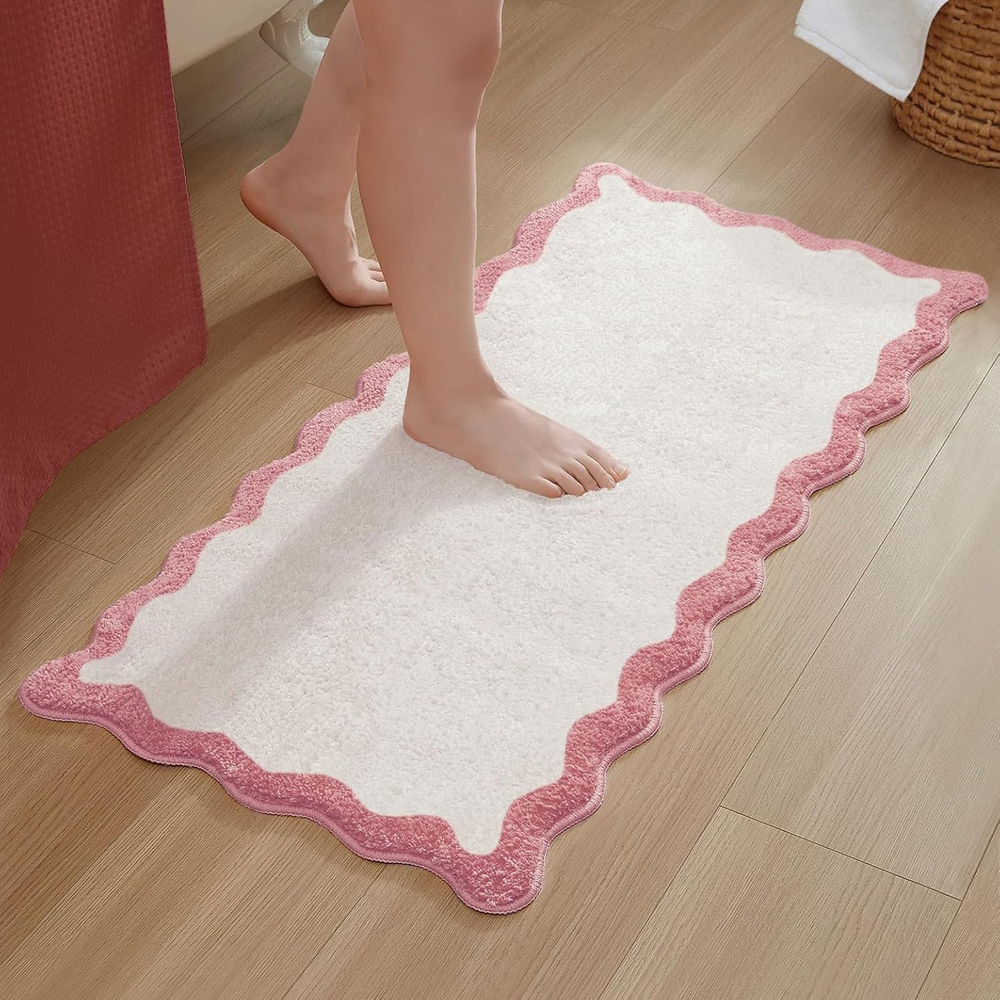 Scalloped Wavy Ripple Design Bath Mat for Modern Spaces