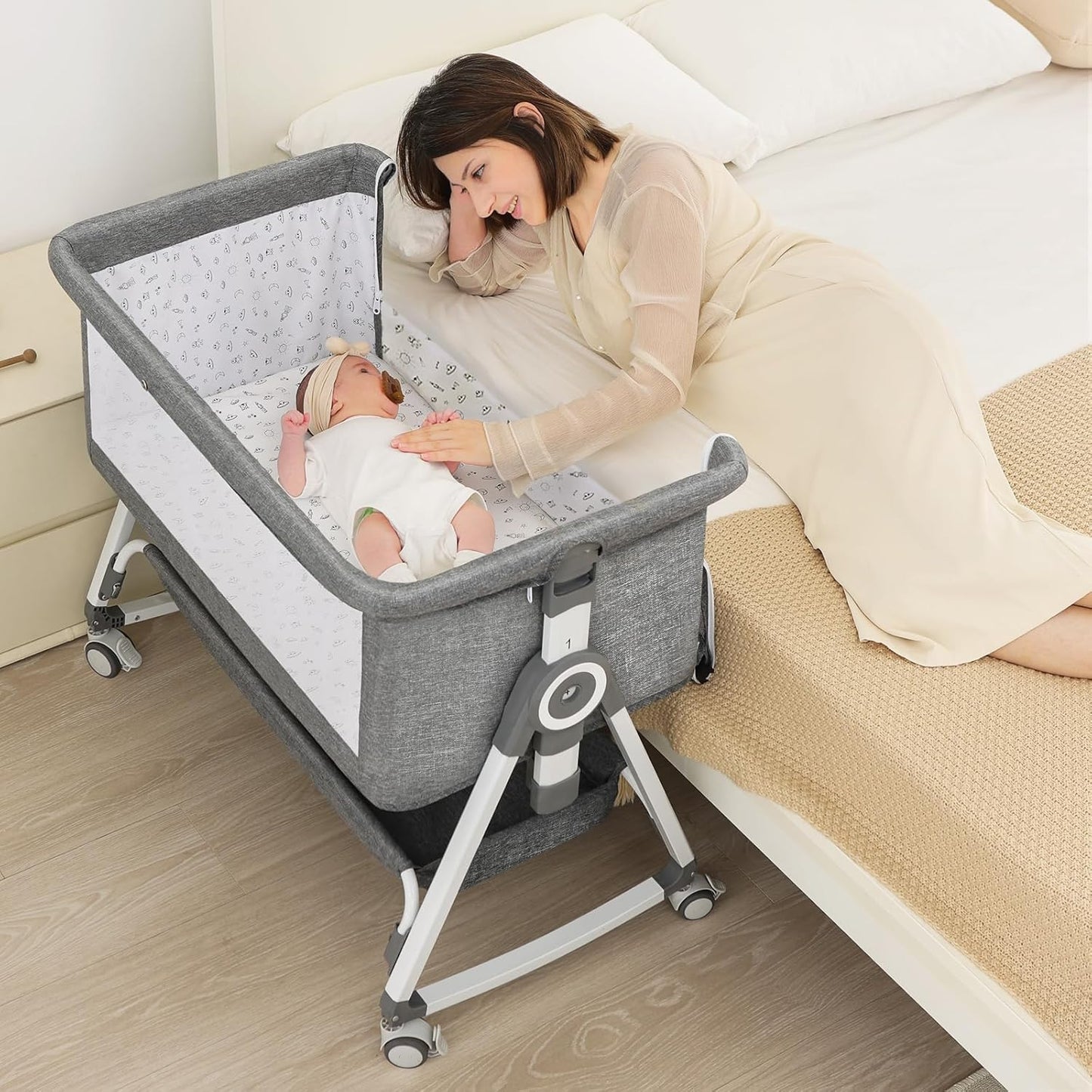 4 in 1 Baby Bassinet Bedside Sleeper with Adjustable Height
