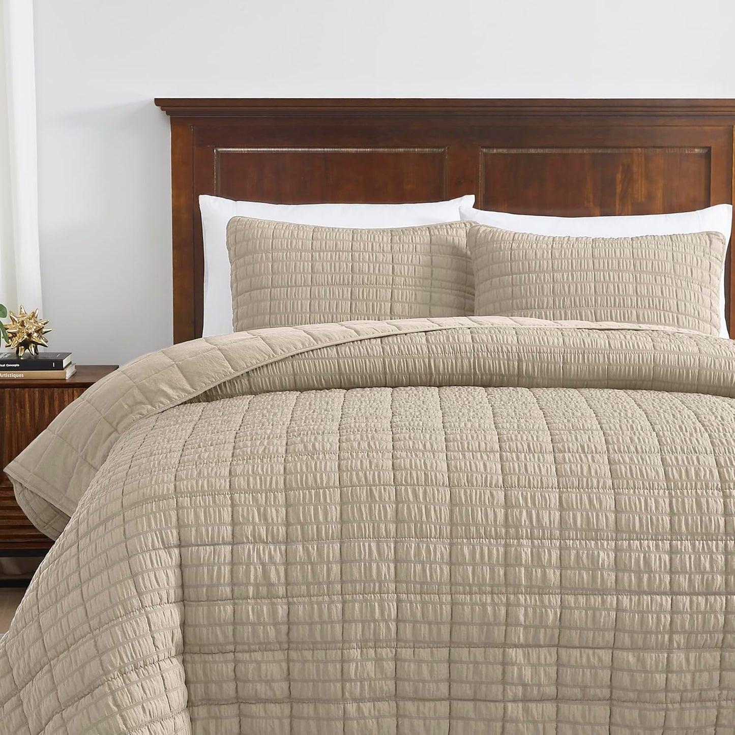 ROARINGWILD Seersucker Beige Quilt Set for Cozy All-Season Comfort