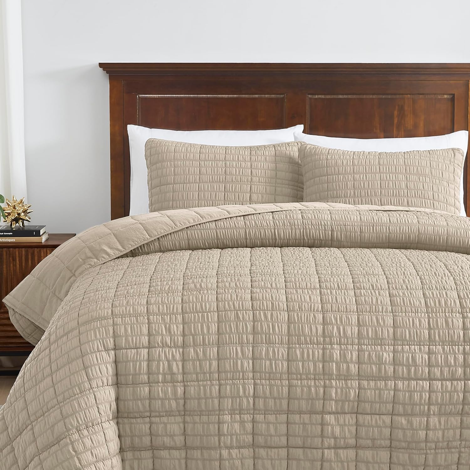 ROARINGWILD Seersucker Beige Quilt Set for Cozy All-Season Comfort