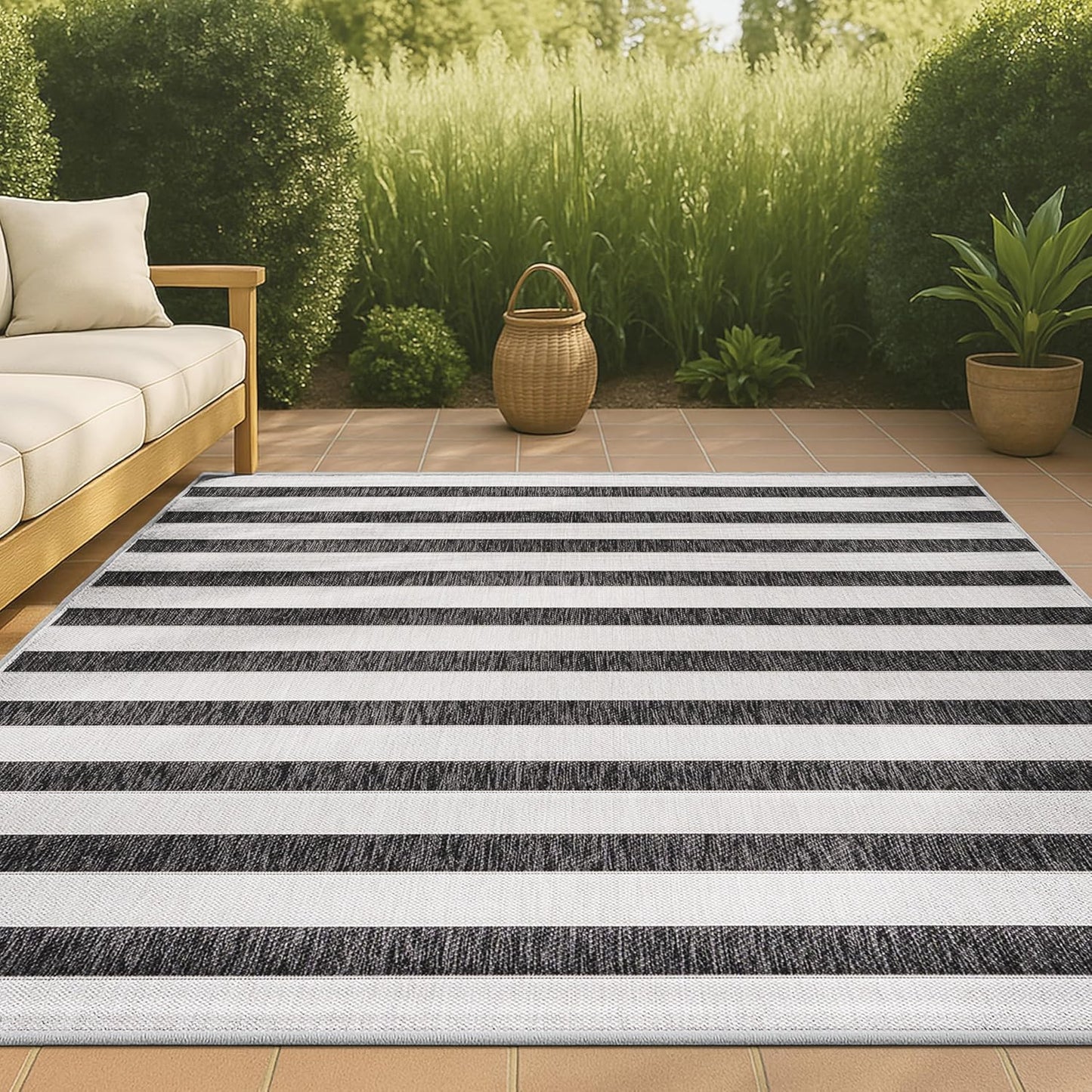 JONATHAN Y Wide Stripe Indoor Outdoor Area Rug 3X5 Review