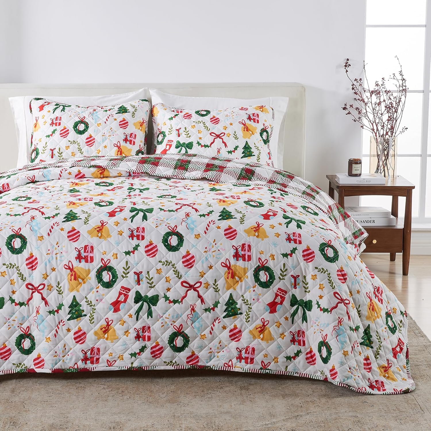 Vibrant King Size Christmas Quilt Set with Cheerful Prints
