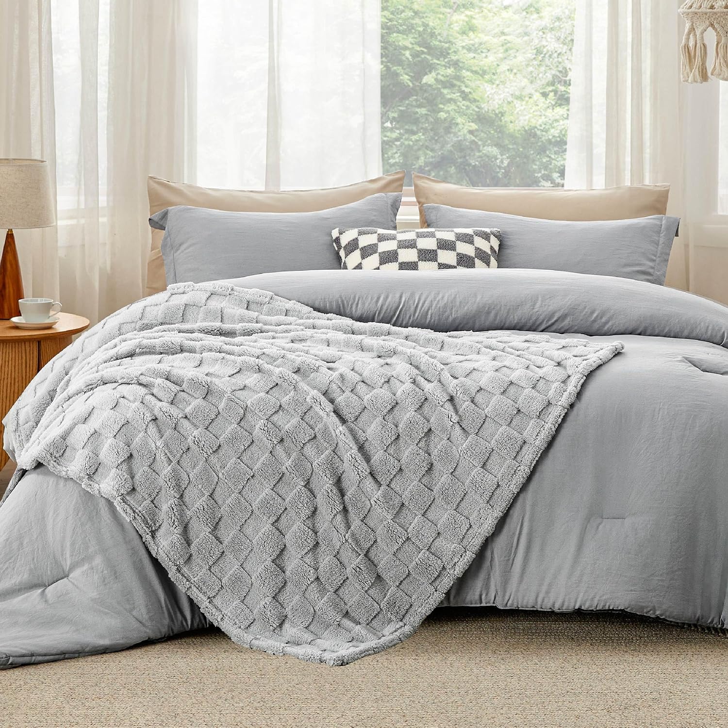 Bedsure Queen Comforter Set 5 Pieces for Timeless Elegance