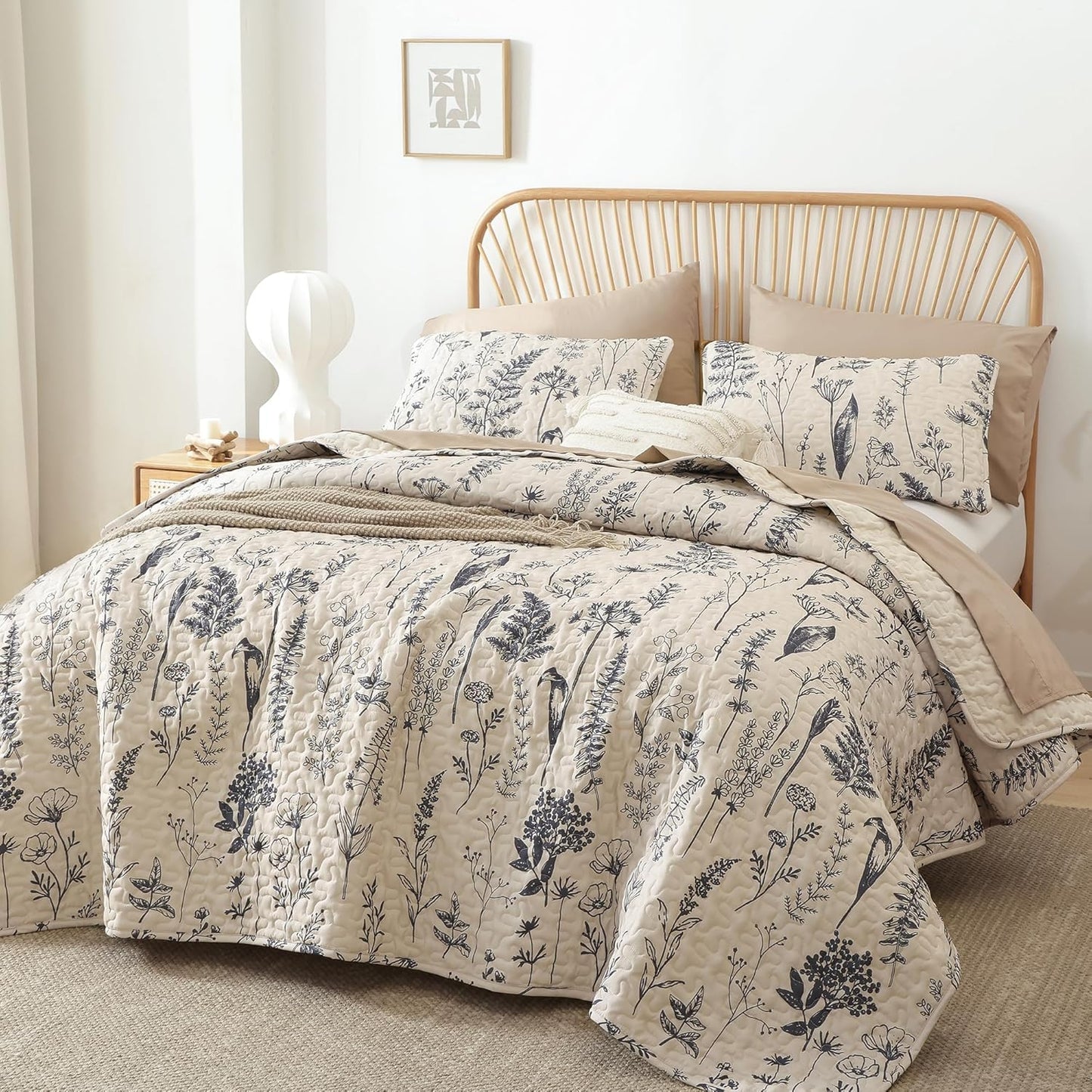 Botanical Floral Queen Size Quilt Set for Stylish Bedding