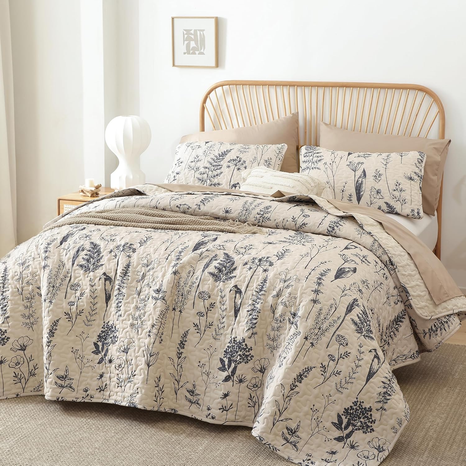 Botanical Floral Queen Size Quilt Set for Stylish Bedding