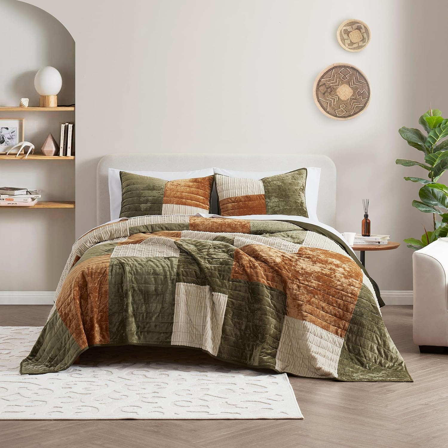 Luxurious Velvet Patchwork Quilt Set for Cozy All-Season Comfort