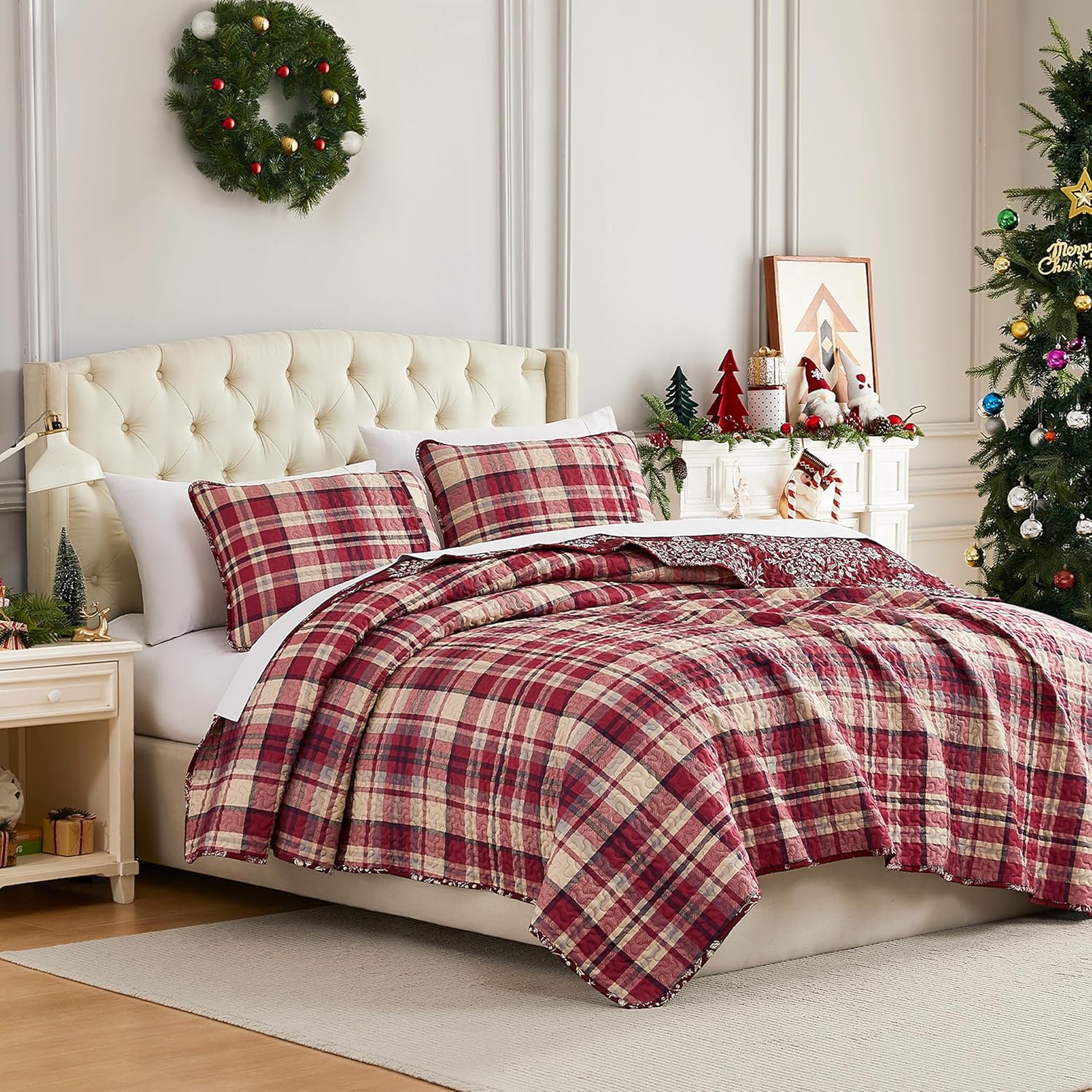 Reversible Plaid Christmas Quilt Set for Queen Size Beds