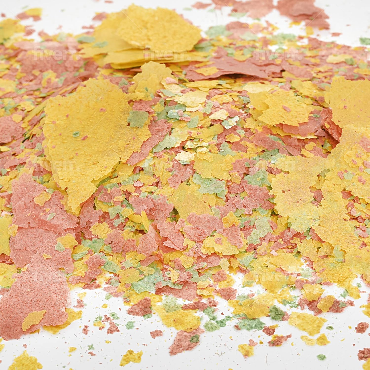 Color Enhancing Tropical Fish Food Flakes for Healthy Fish