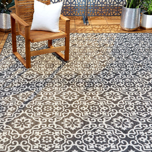 Nicole Miller New York Patio Country Danica Geometric Area Rug