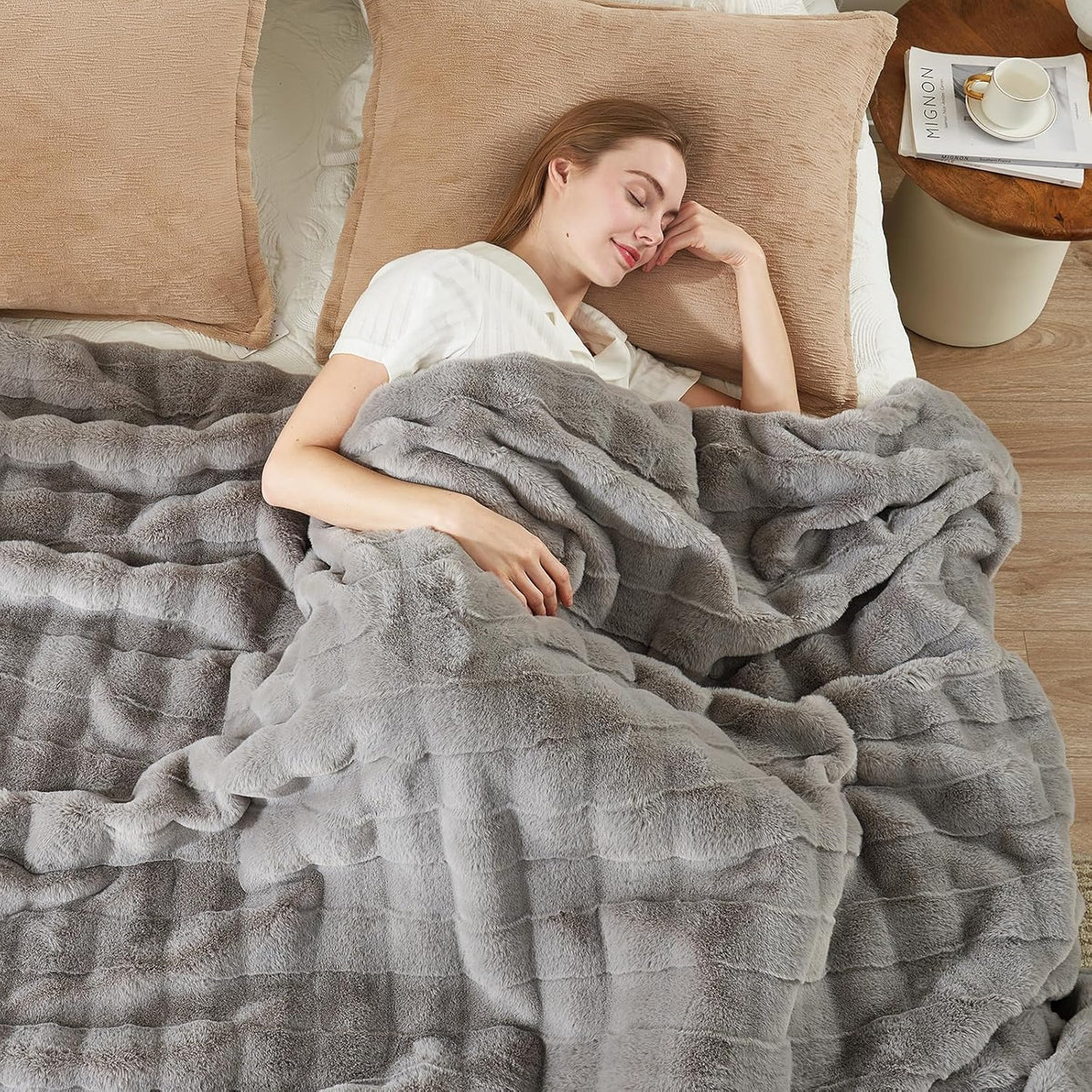 Cozy Bliss Fluffy Faux Fur Blanket Queen Size for Bed and Couch