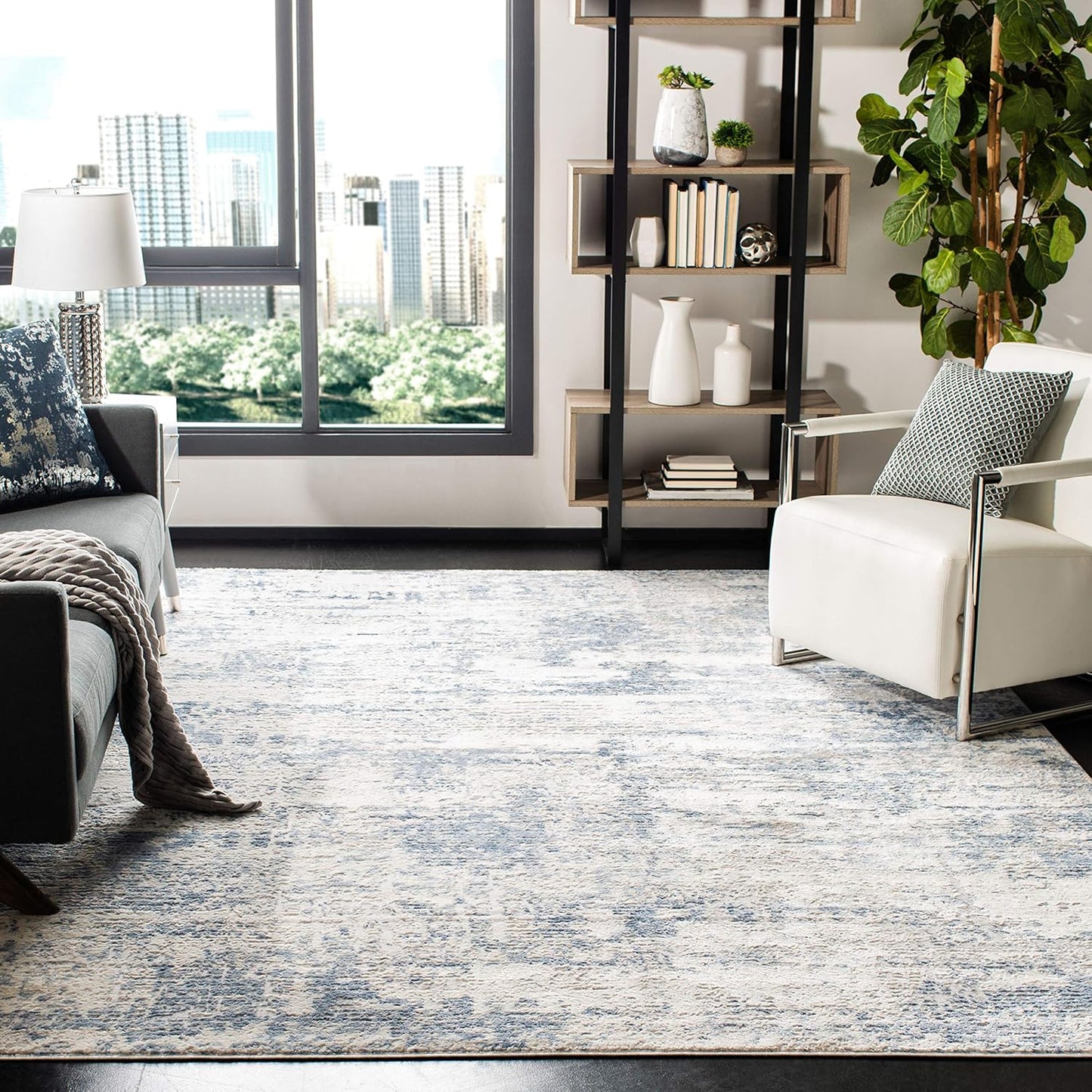 SAFAVIEH Amelia Collection Area Rug - Modern Abstract Design