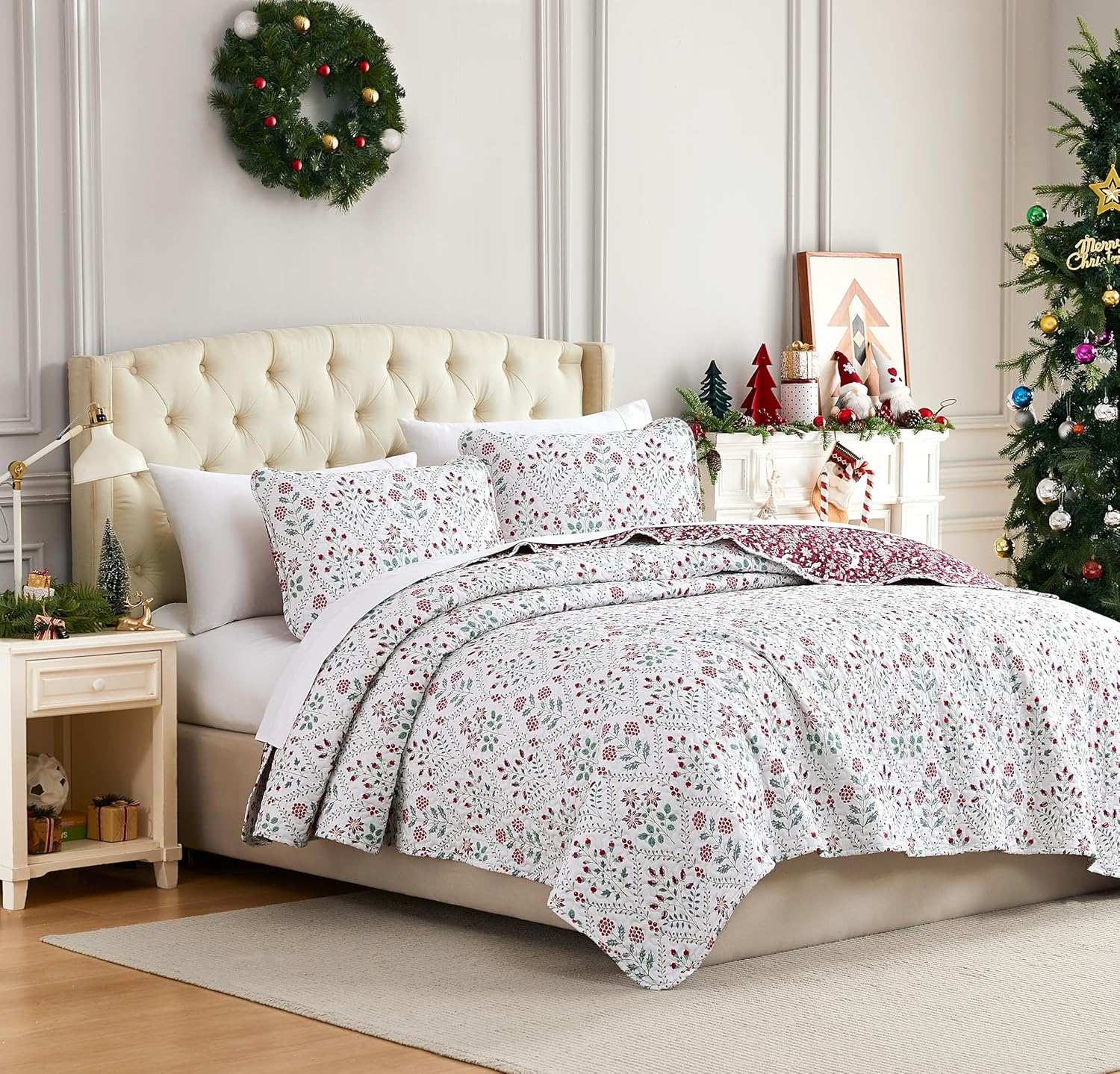King Christmas Quilt Set with Reversible Vintage Design