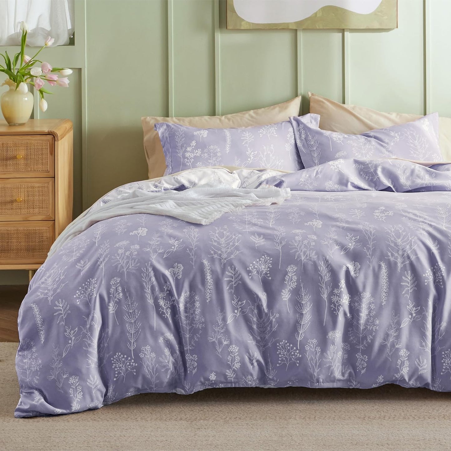 Reversible Lilac Purple Queen Duvet Cover Set with Floral Design