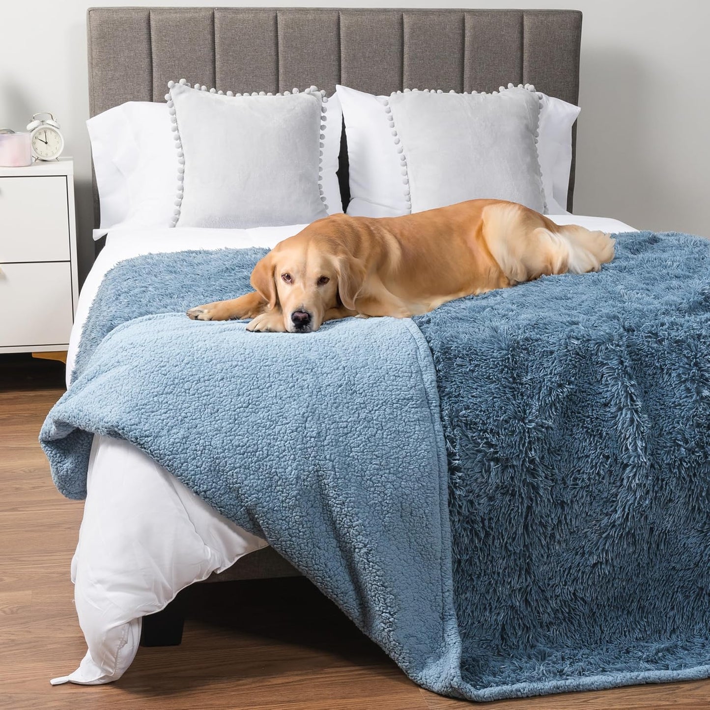 Waterproof Dog Blanket for Large Dogs - Soft Faux Fur Cover