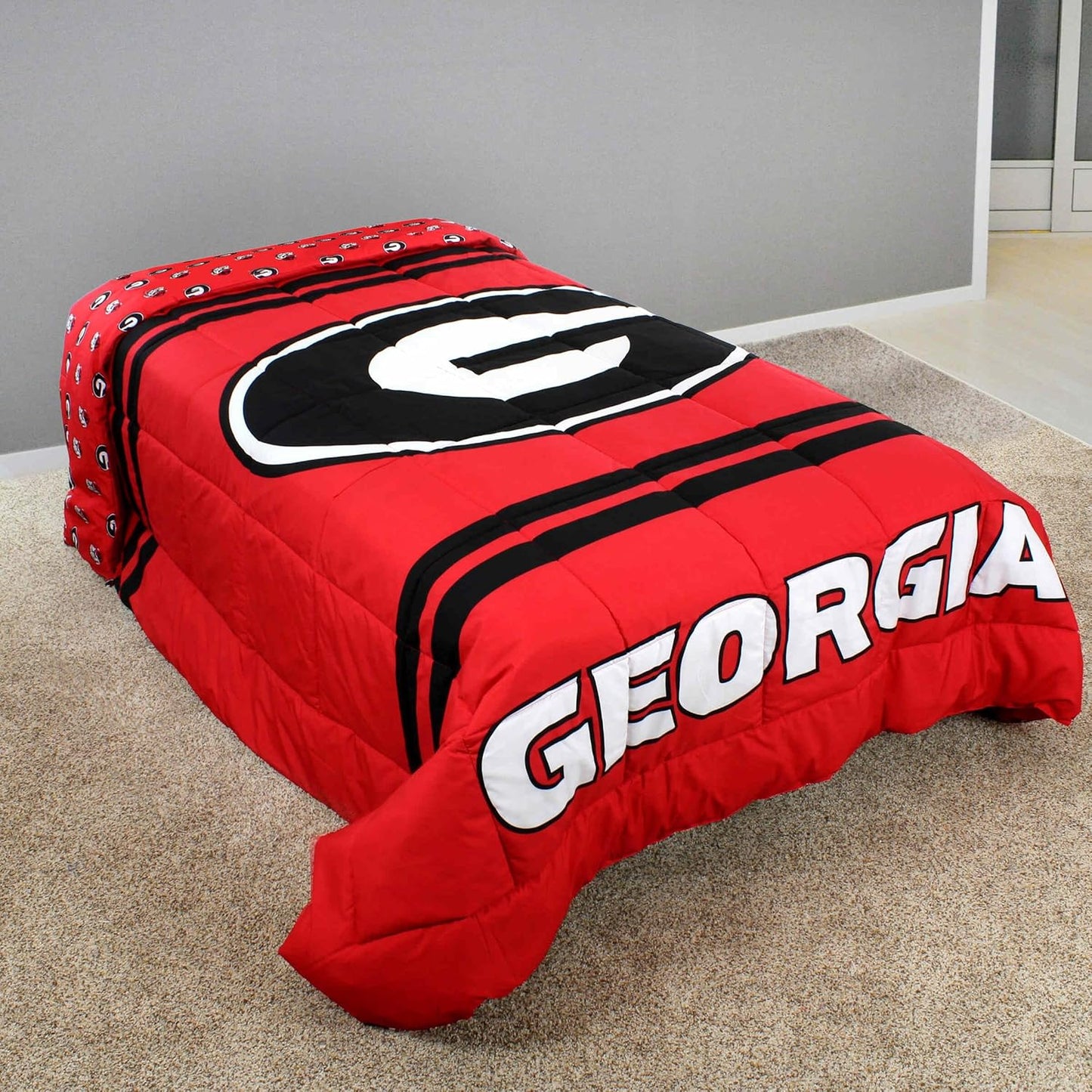 Everything Comfy Georgia Bulldogs Reversible Comforter for Queen