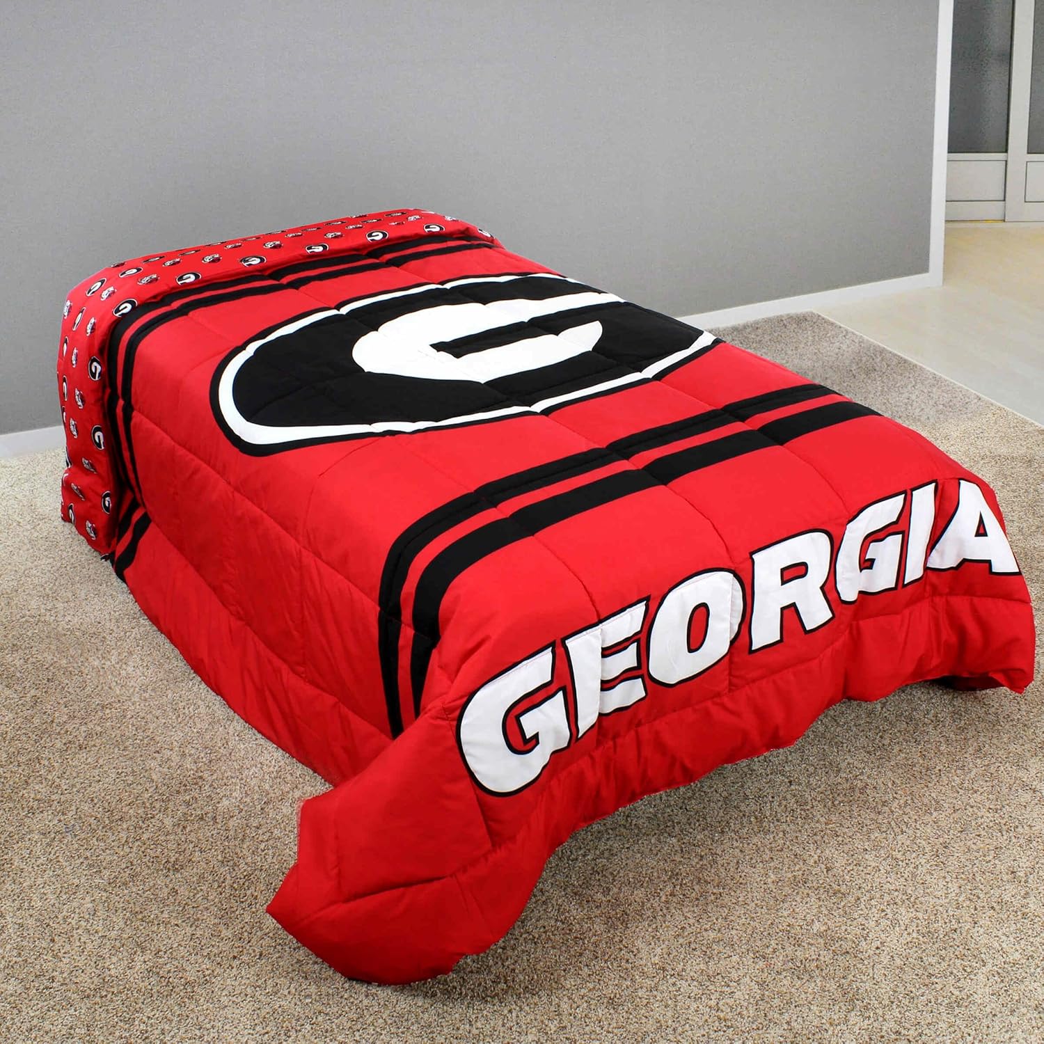 Everything Comfy Georgia Bulldogs Reversible Comforter for Queen