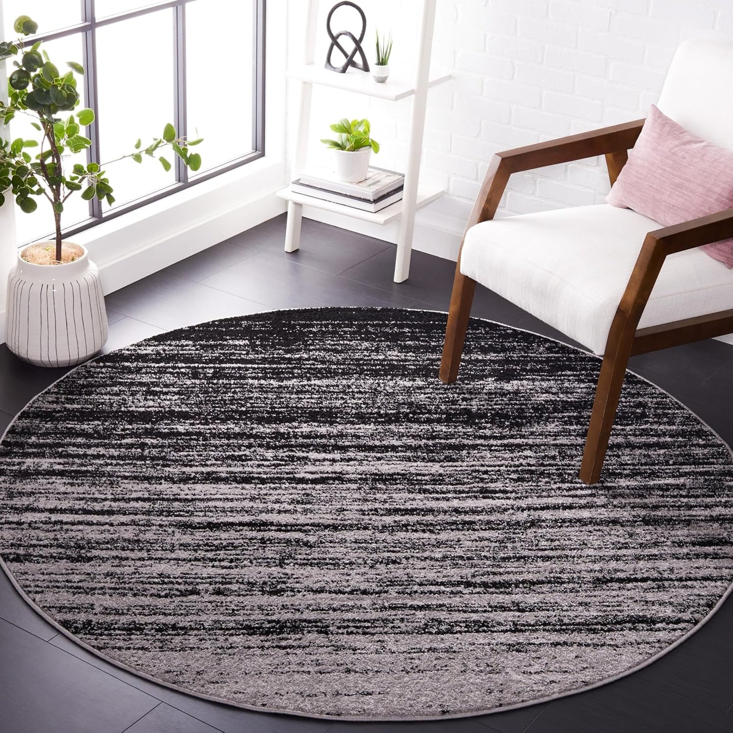 SAFAVIEH Adirondack Collection 8ft Round Modern Ombre Area Rug