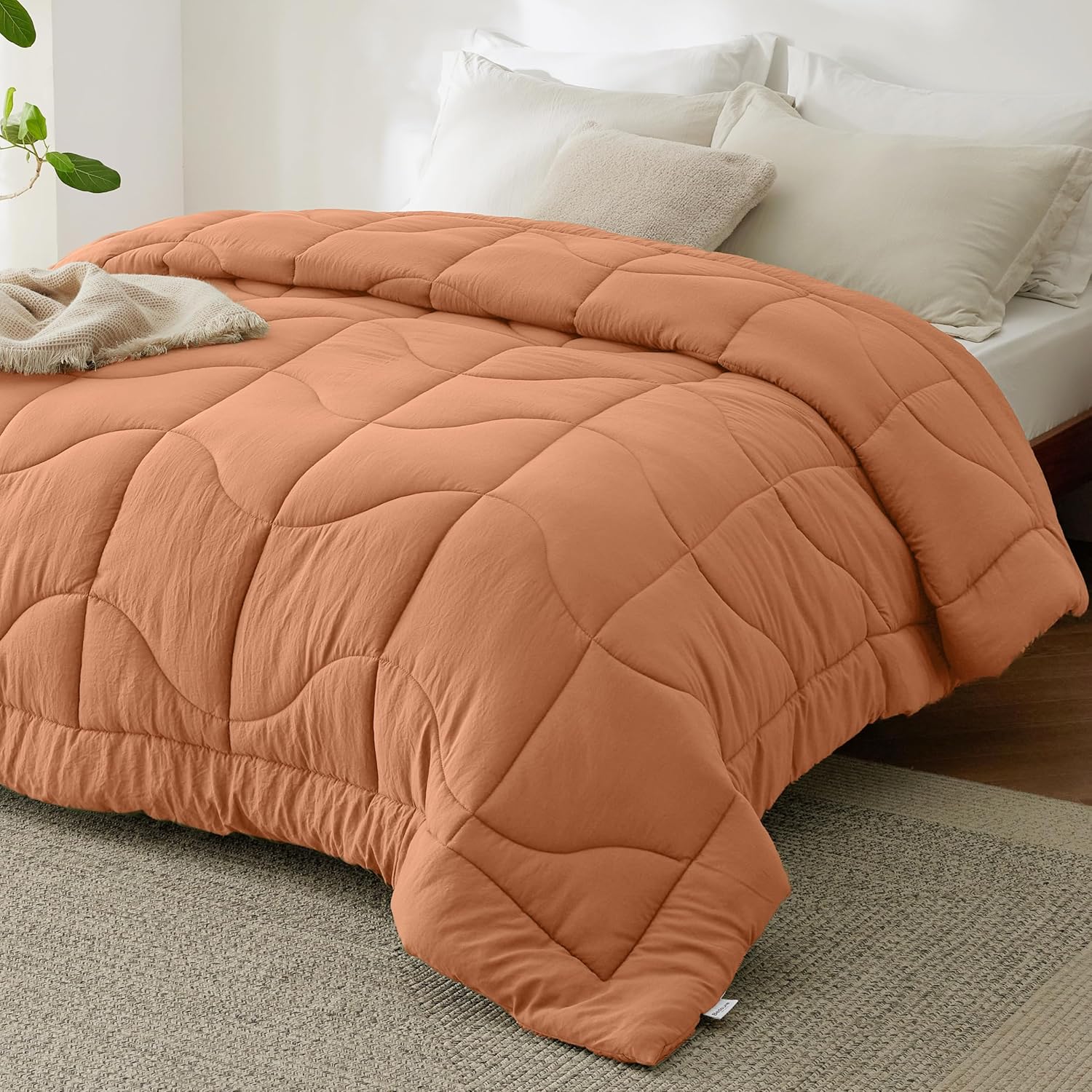 Bedsure Queen Comforter - Ultra-Soft Down Alternative Duvet