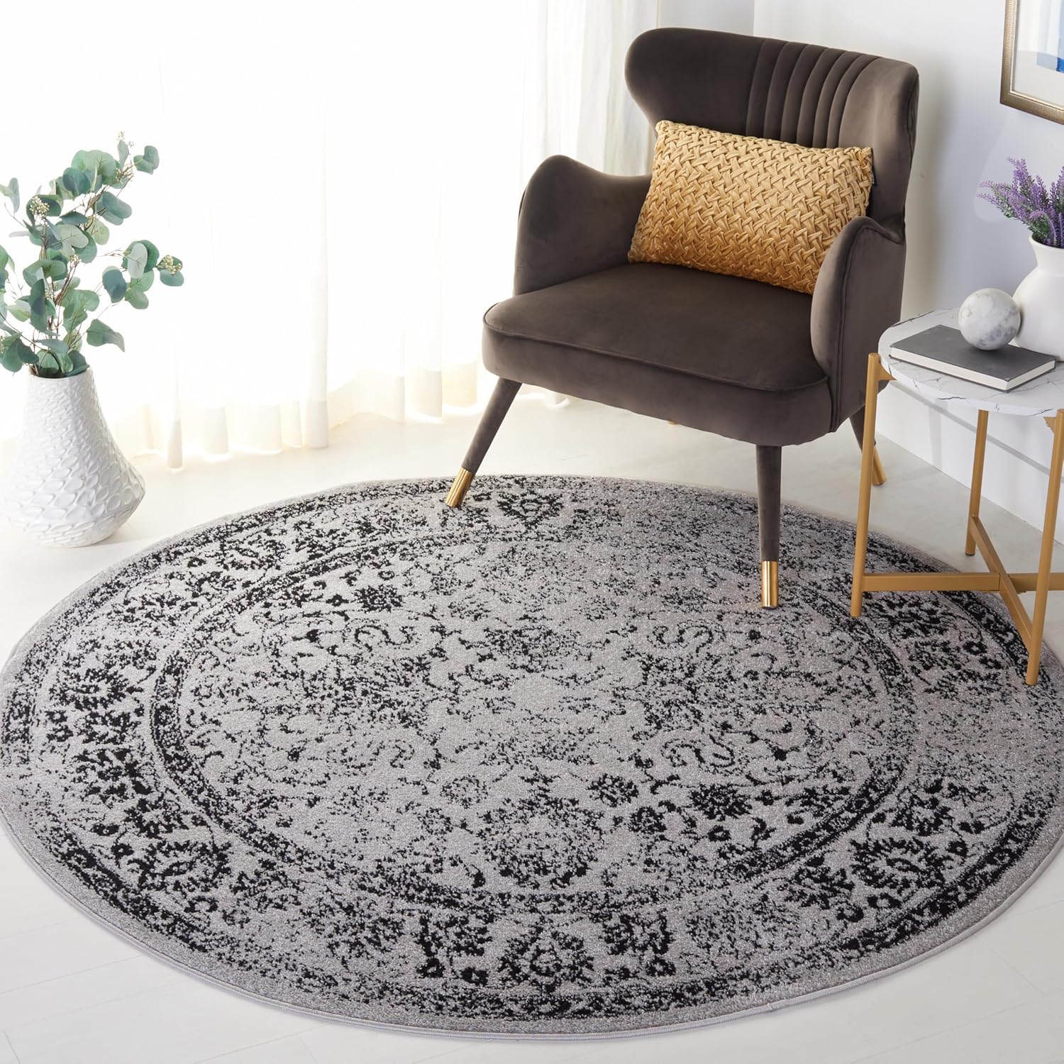 SAFAVIEH Adirondack Collection Area Rug - 8ft Round, Grey & Black