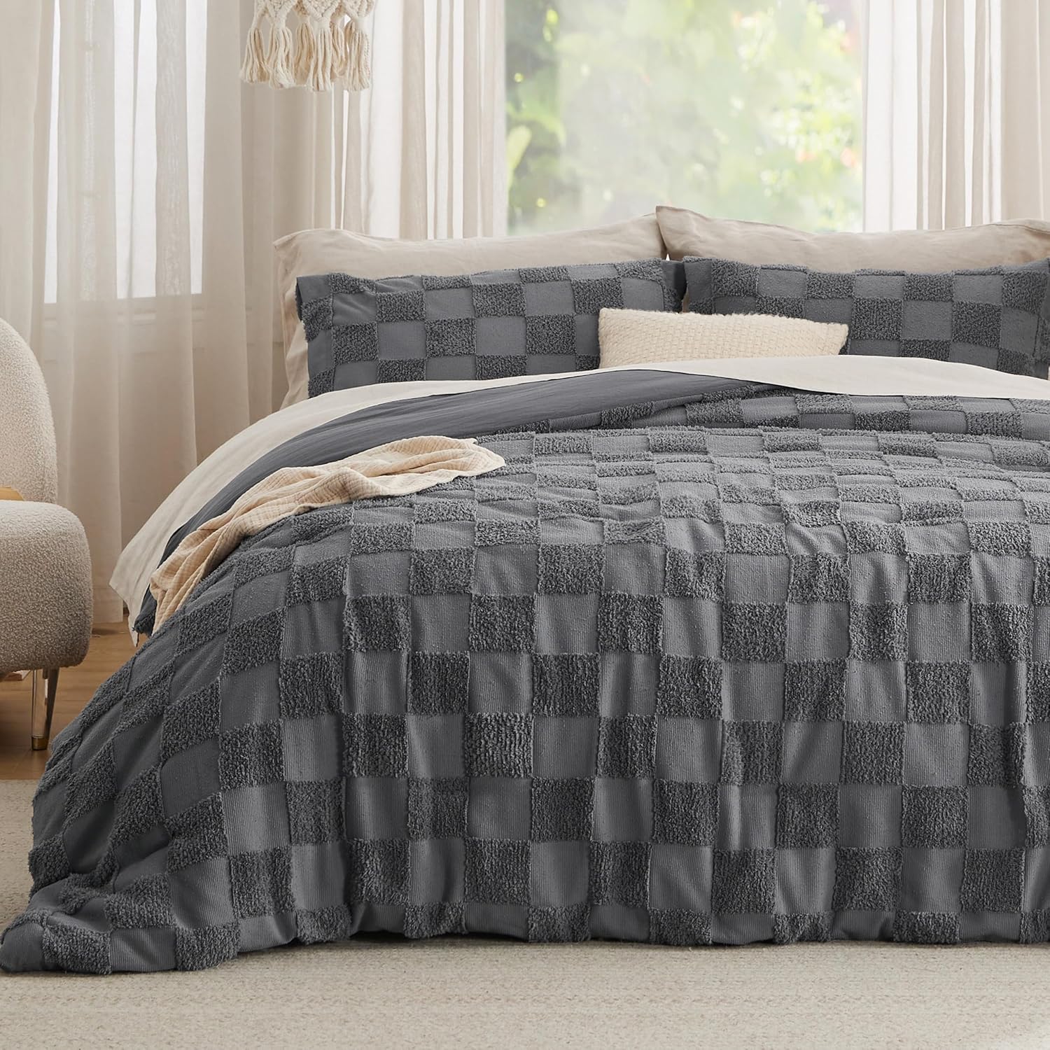 Bedsure Queen Size Comforter Set in Dark Grey for Cozy Sleep