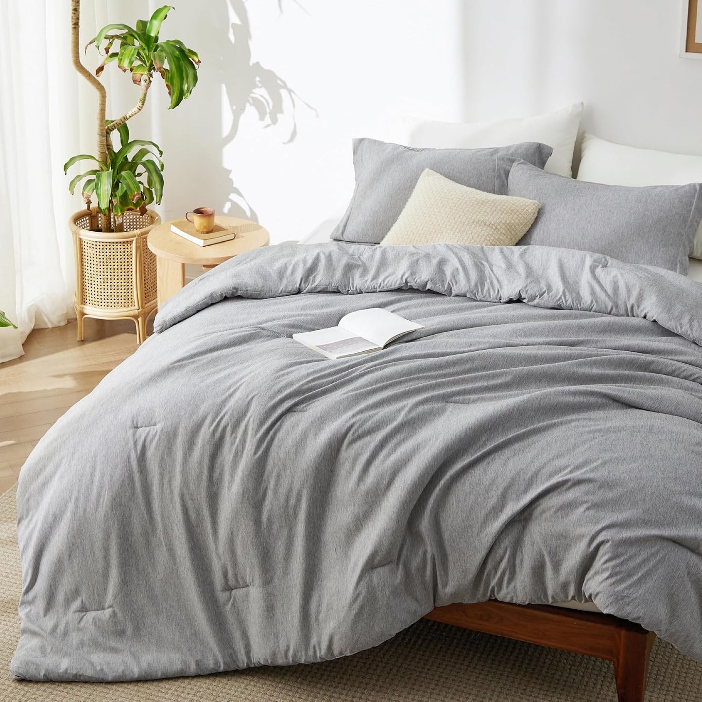 Bedsure Oversized Queen Comforter Set for Year-Round Comfort