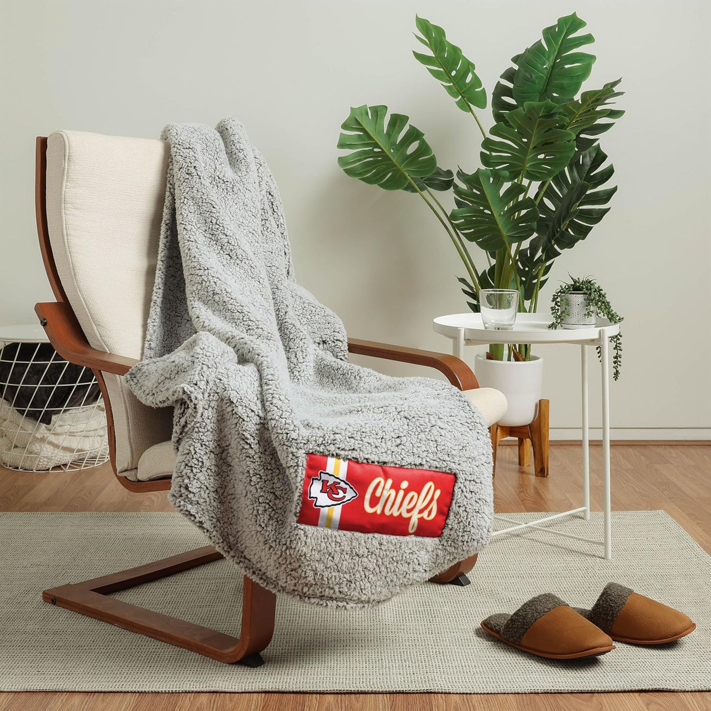 FOCO NFL Team Color Big Logo Cloud Sherpa Blanket for Comfort