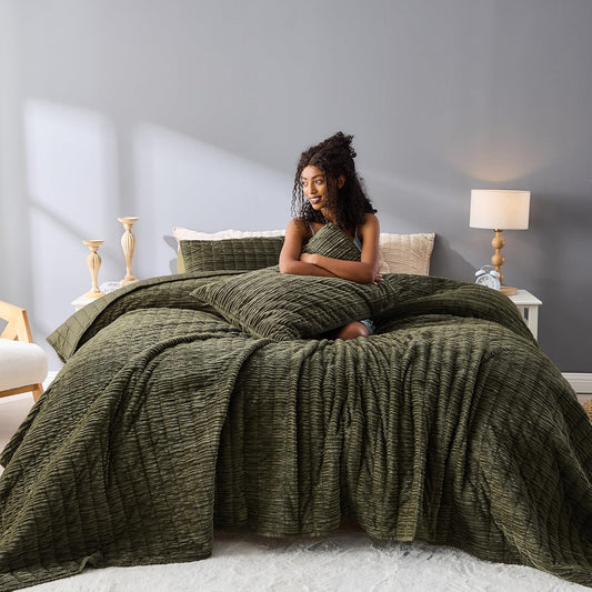 Luxury Velvet Quilt King - Striped Channel Stitch Dark Green
