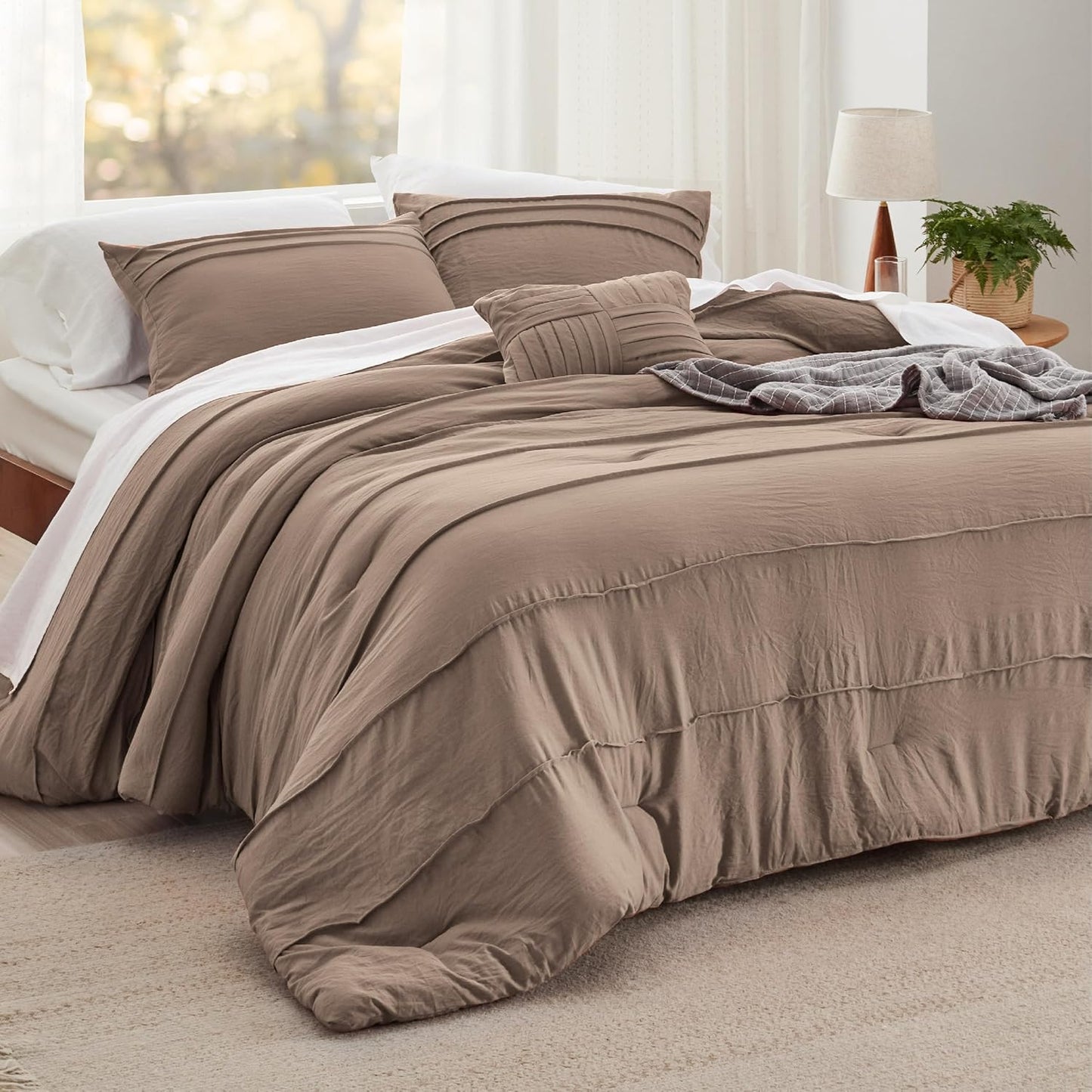 Bedsure Queen Comforter Set - Elegant Pinch Pleat Design