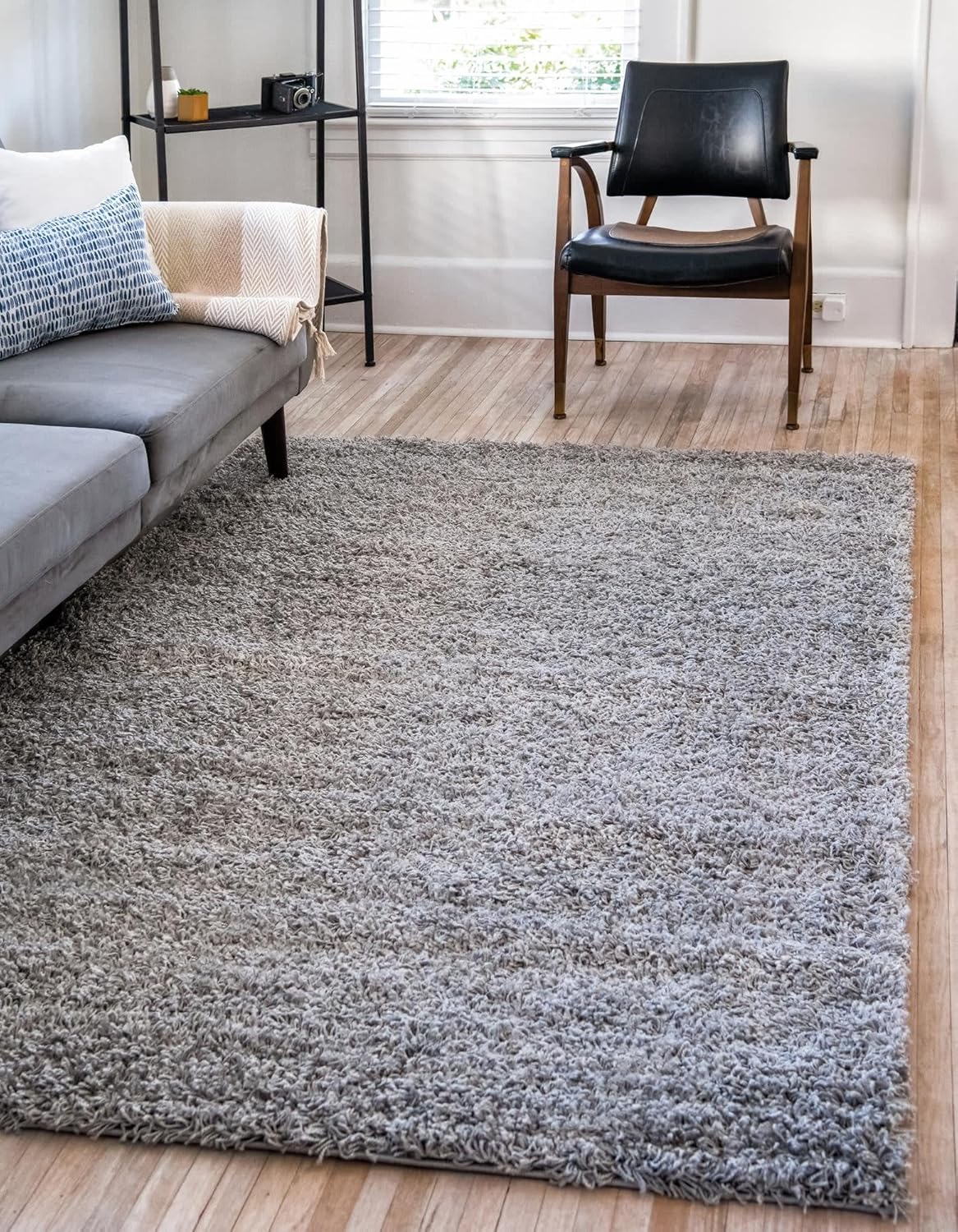 Unique Loom Solid Shag Collection Area Rug in Cloud Gray