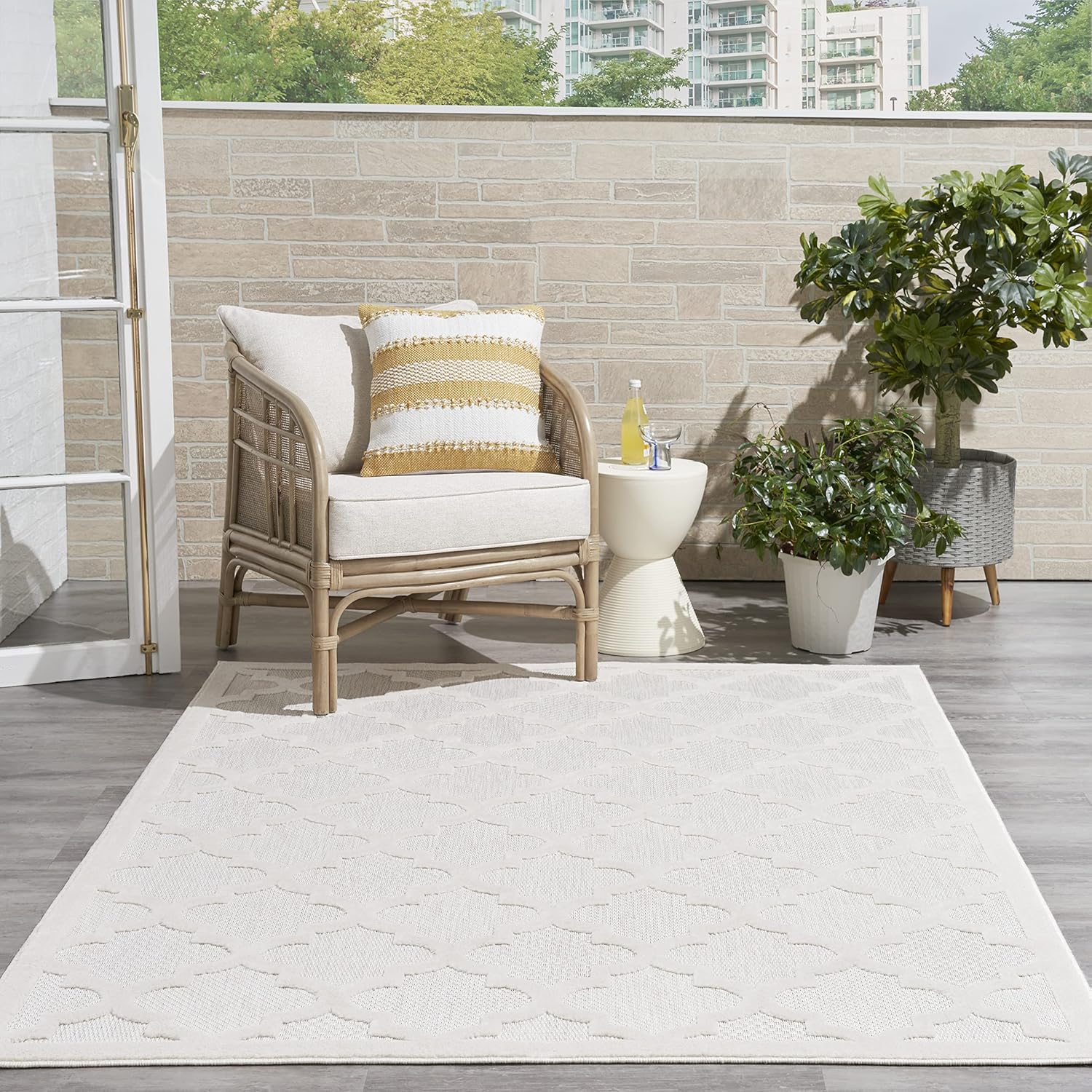Nourison Home Easy Care Moroccan Ivory/White 5ft x 7ft Area Rug