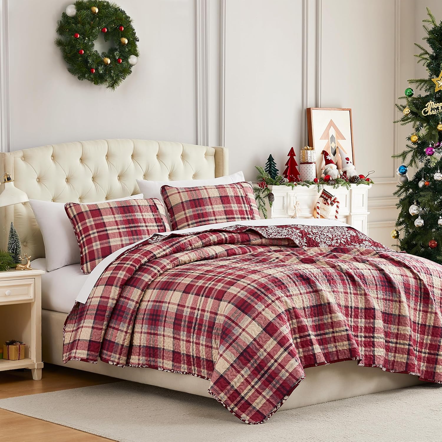 King Size Christmas Quilt Set with Reversible Red Plaid Design