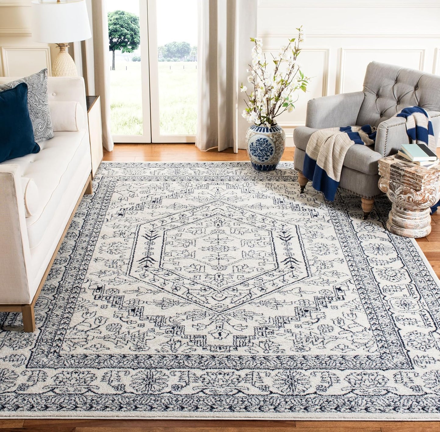 SAFAVIEH Adirondack Collection Area Rug - Stylish & Durable