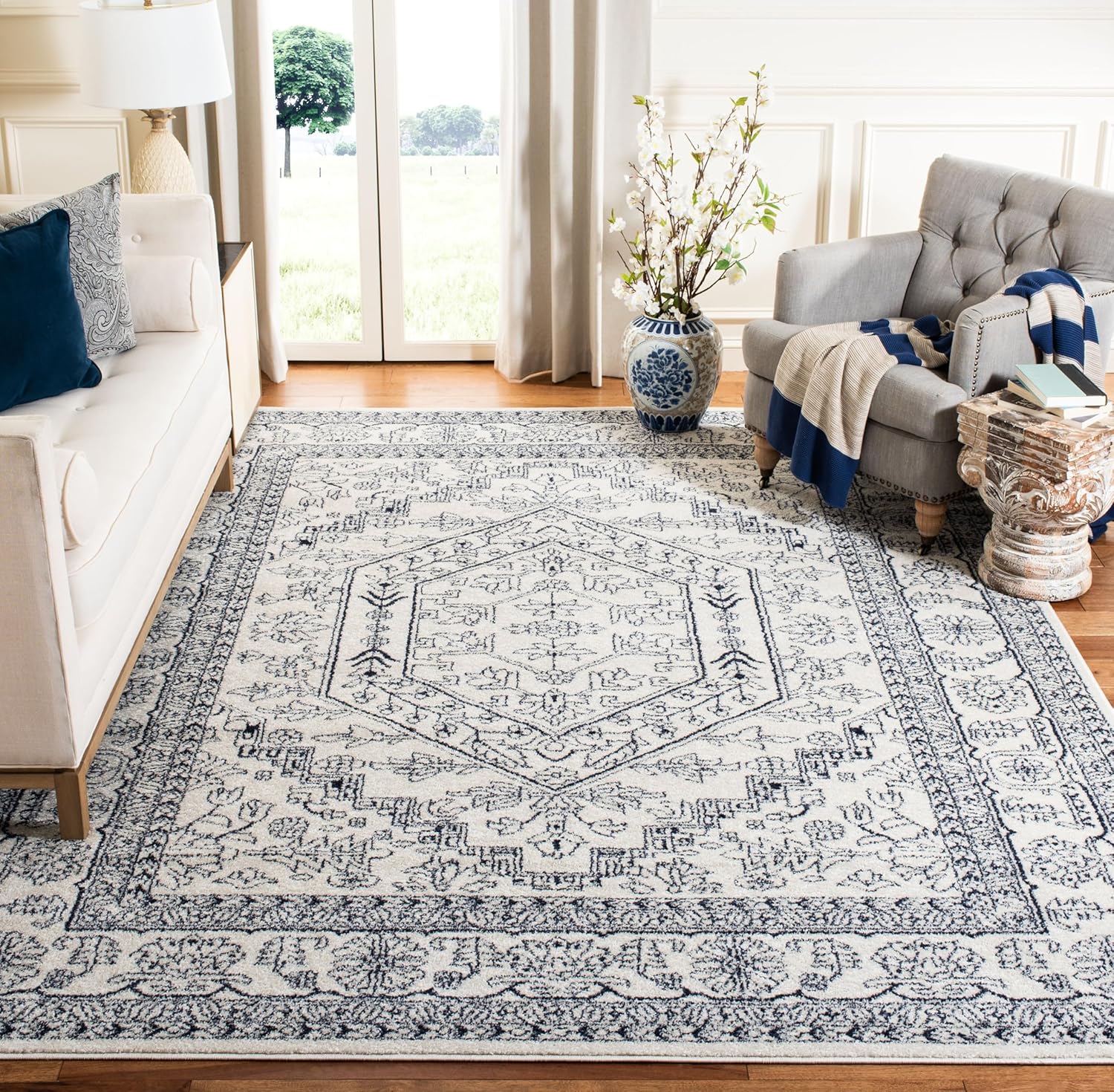 SAFAVIEH Adirondack Collection Area Rug - Stylish & Durable