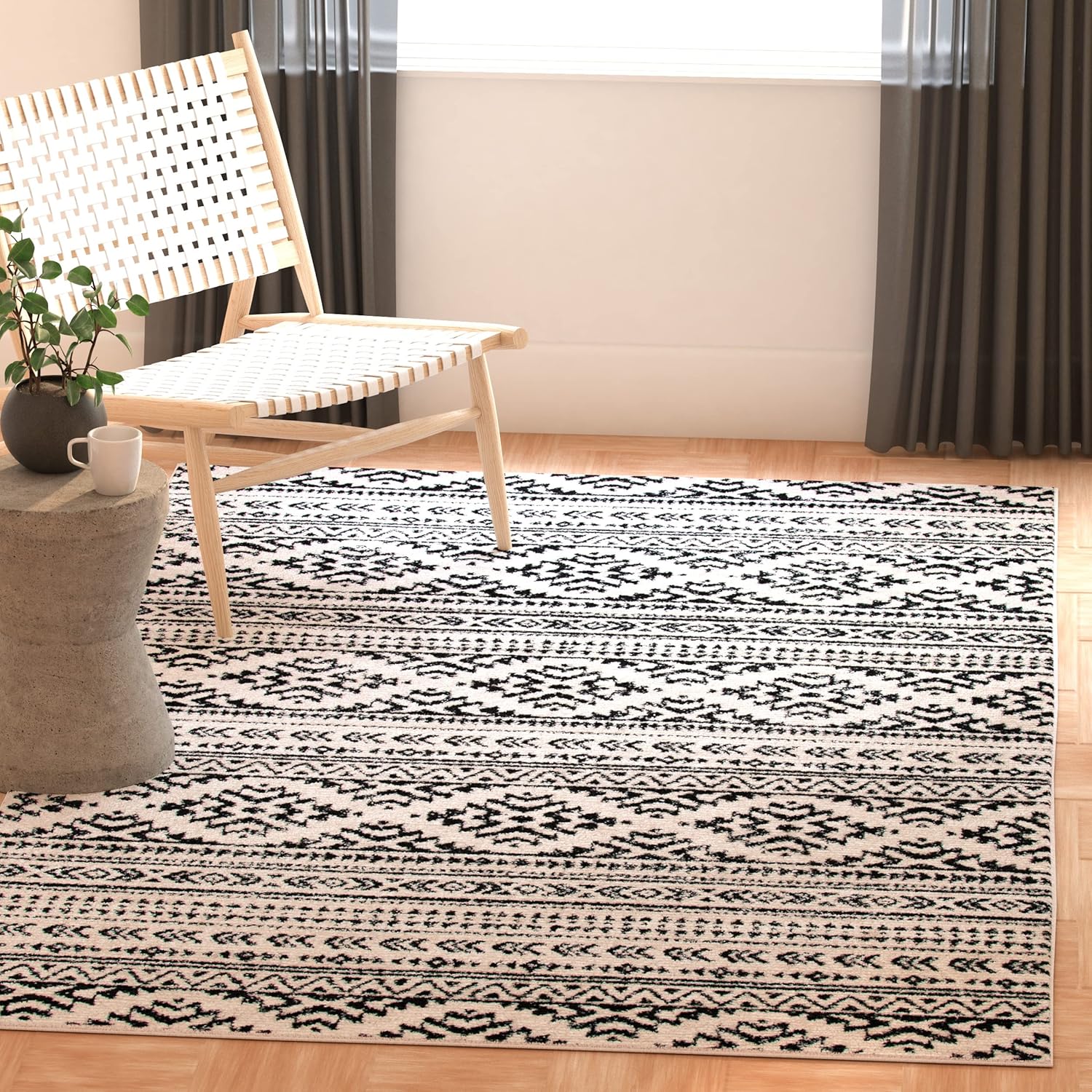 SAFAVIEH Tulum Collection Accent Rug - Stylish & Durable Design