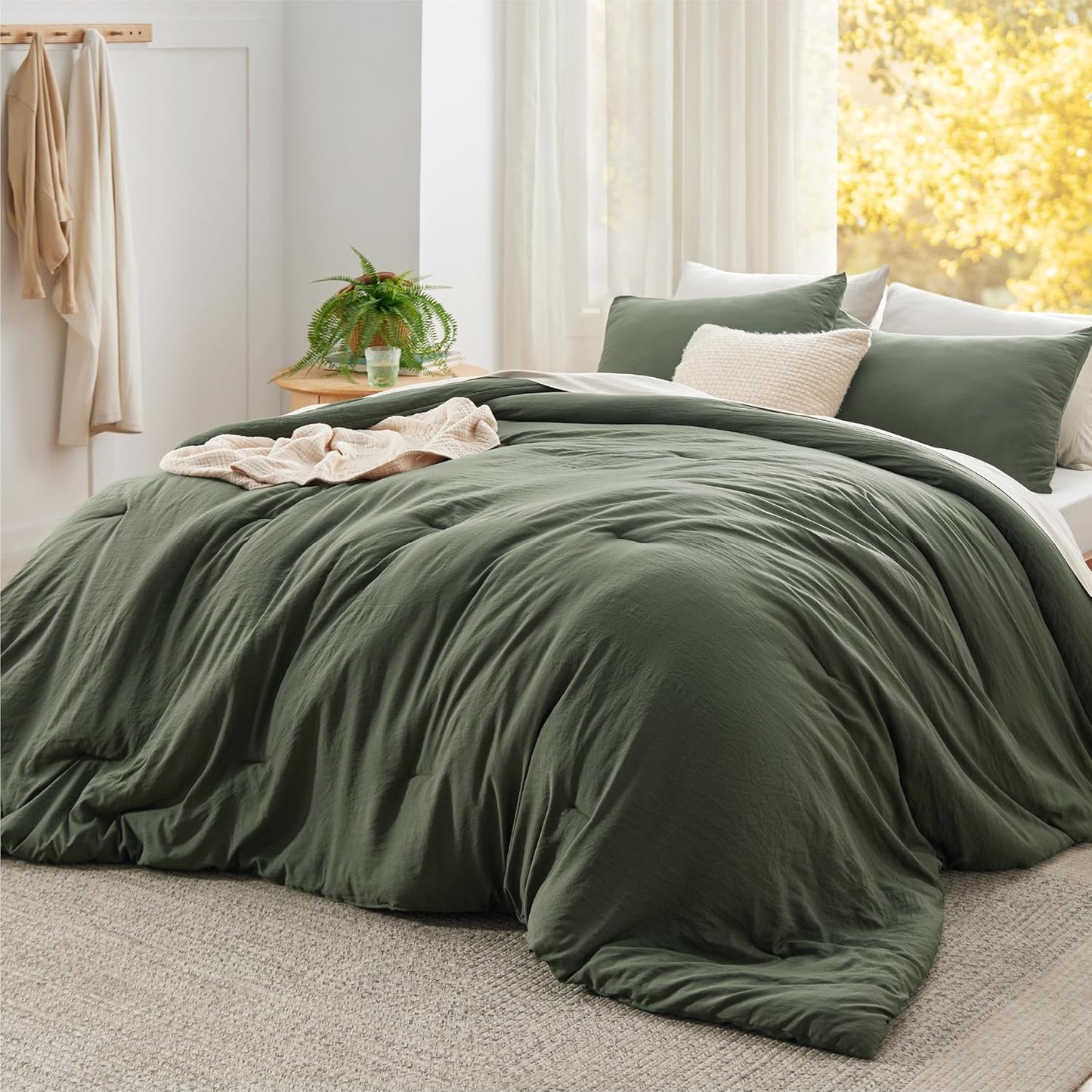 Bedsure Super King Plus Size Comforter Set for All Seasons
