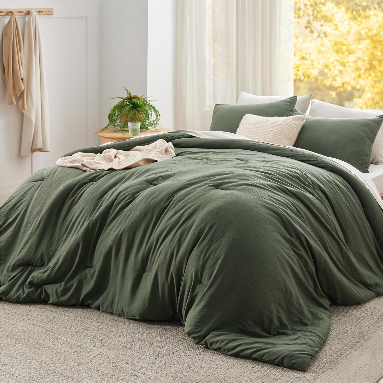 Bedsure Super King Plus Size Comforter Set for All Seasons