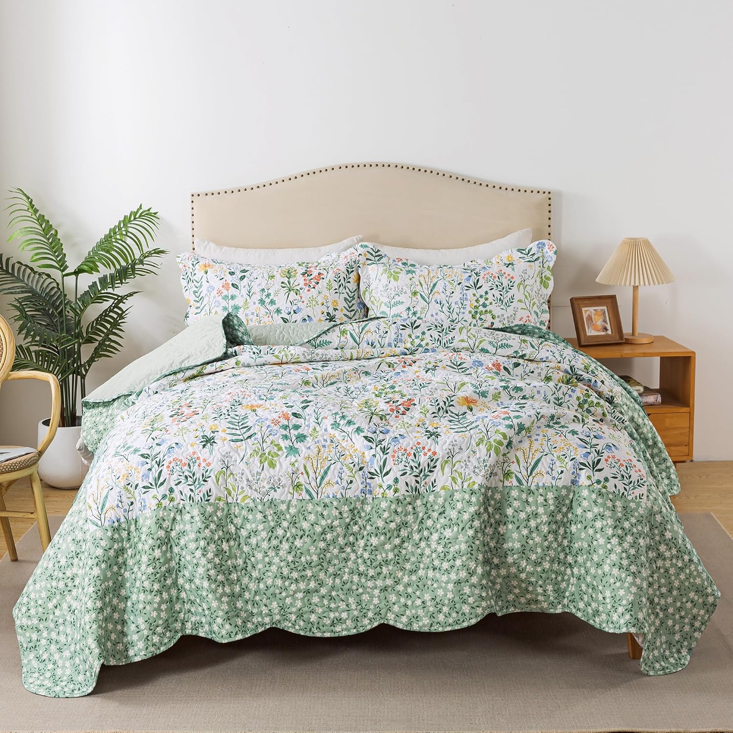 HoneiLife Oversized Queen Bedspread - Floral Quilt Set for Comfort